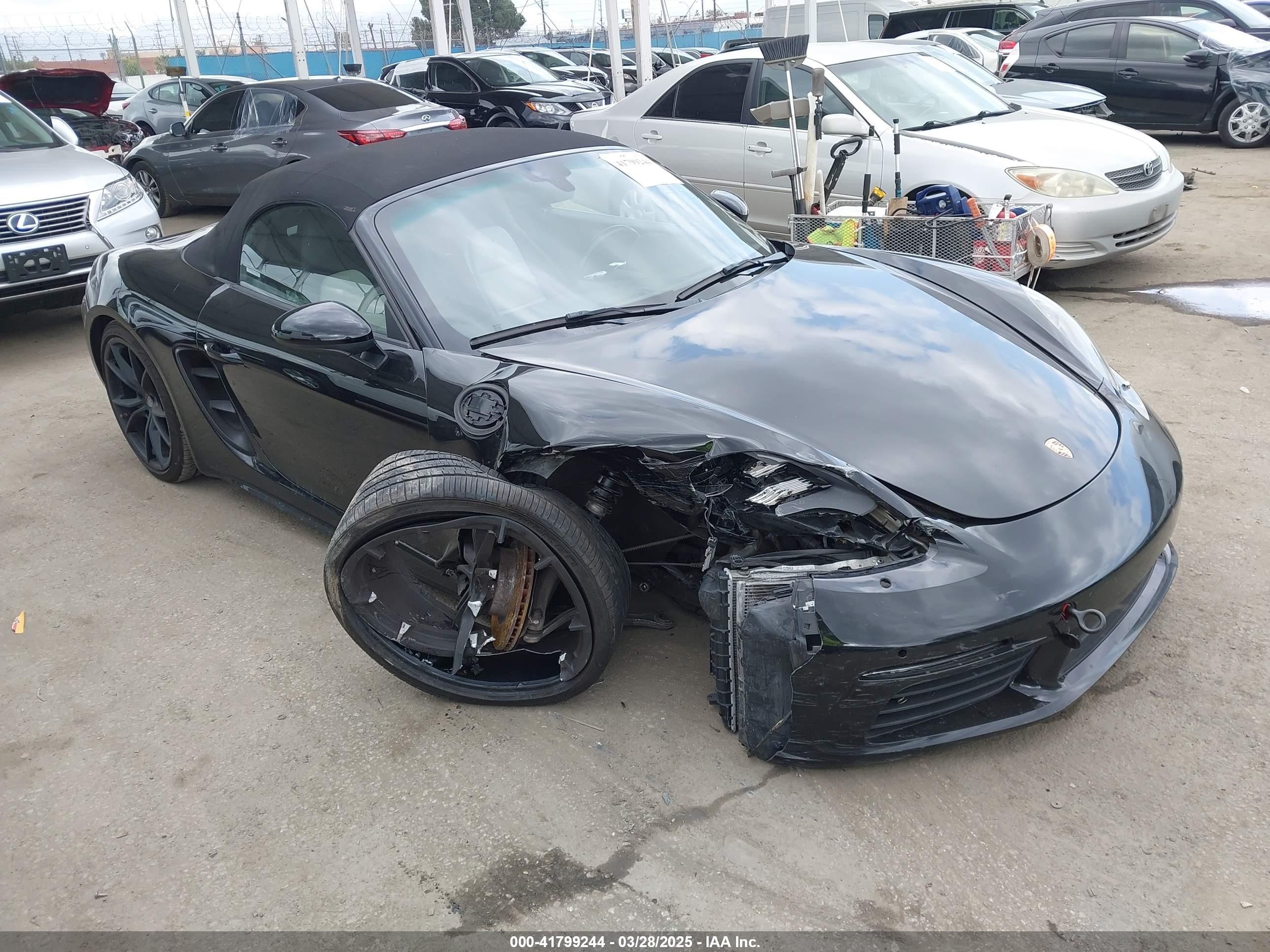 2018 Porsche 718 Boxster, VIN WP0CA2A84JS210262 — Front end