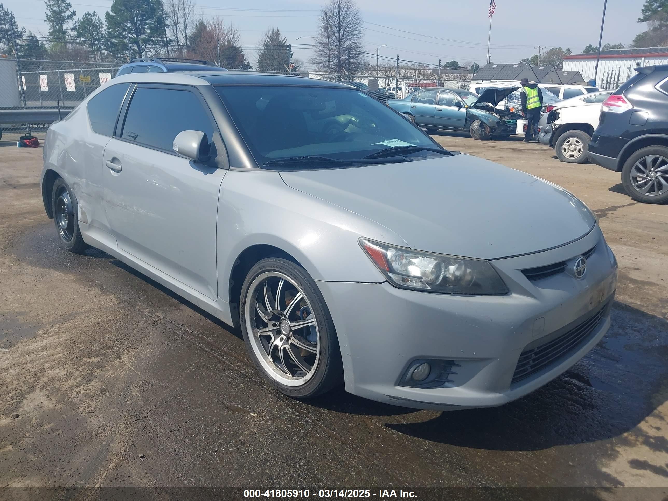 2011 Scion tC, VIN JTKJF5C77B3006901 — Фото с аукциона