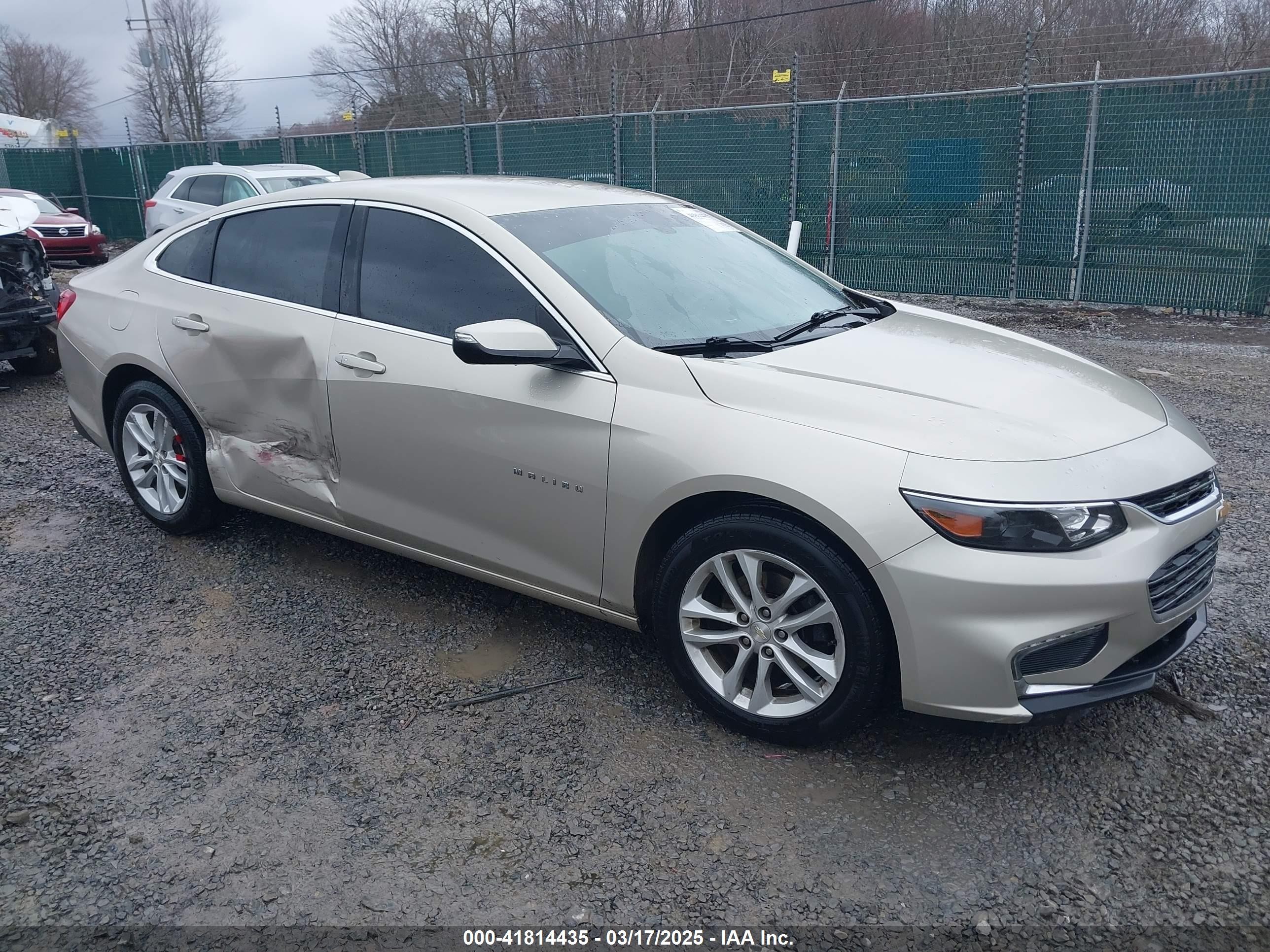 2016 Chevrolet Malibu LT, VIN 1G1ZE5ST4GF288425 — Фото с аукциона