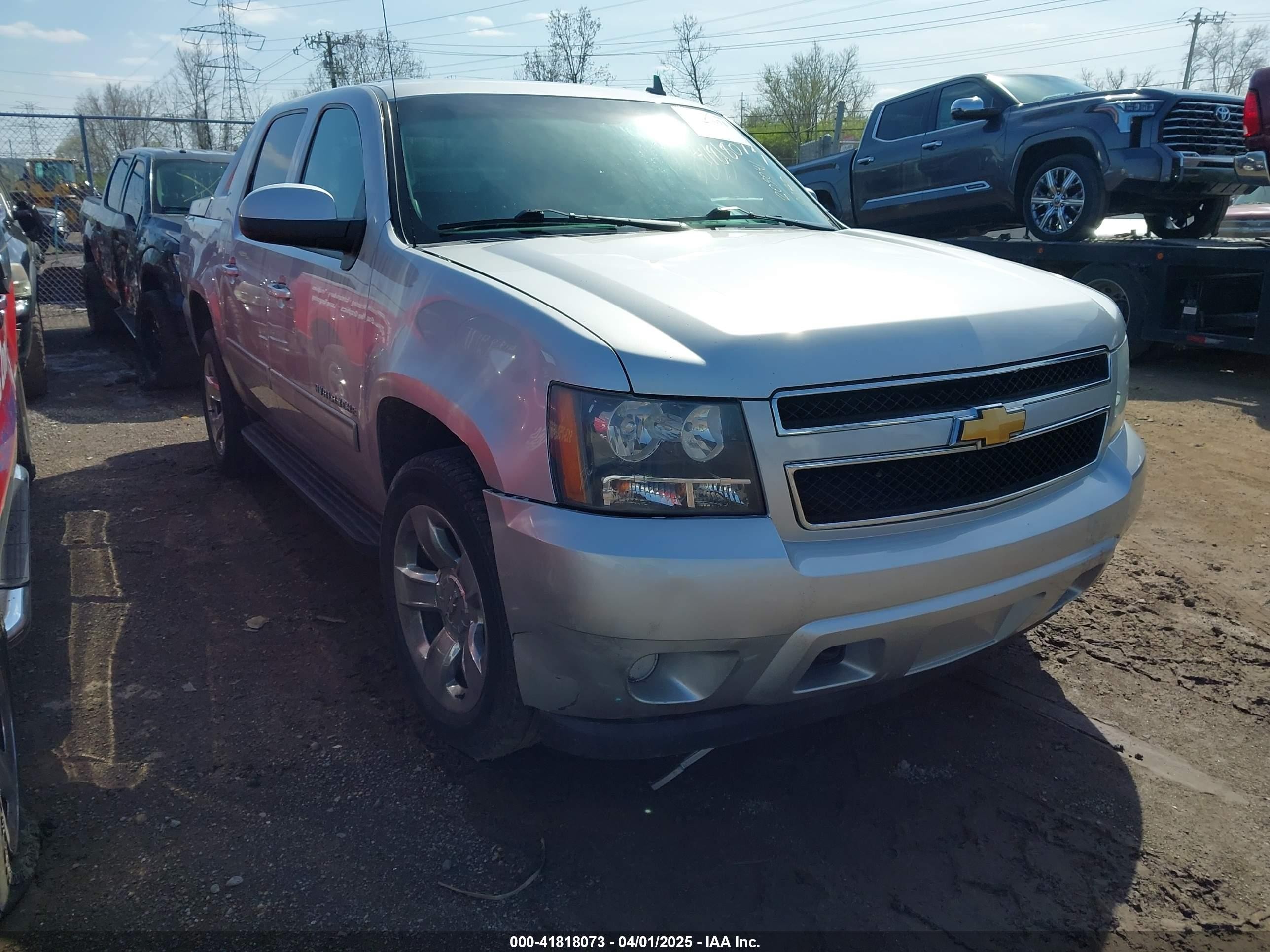 2012 Chevrolet Avalanche LS, VIN 3GNTKEE74CG143616 — Зад