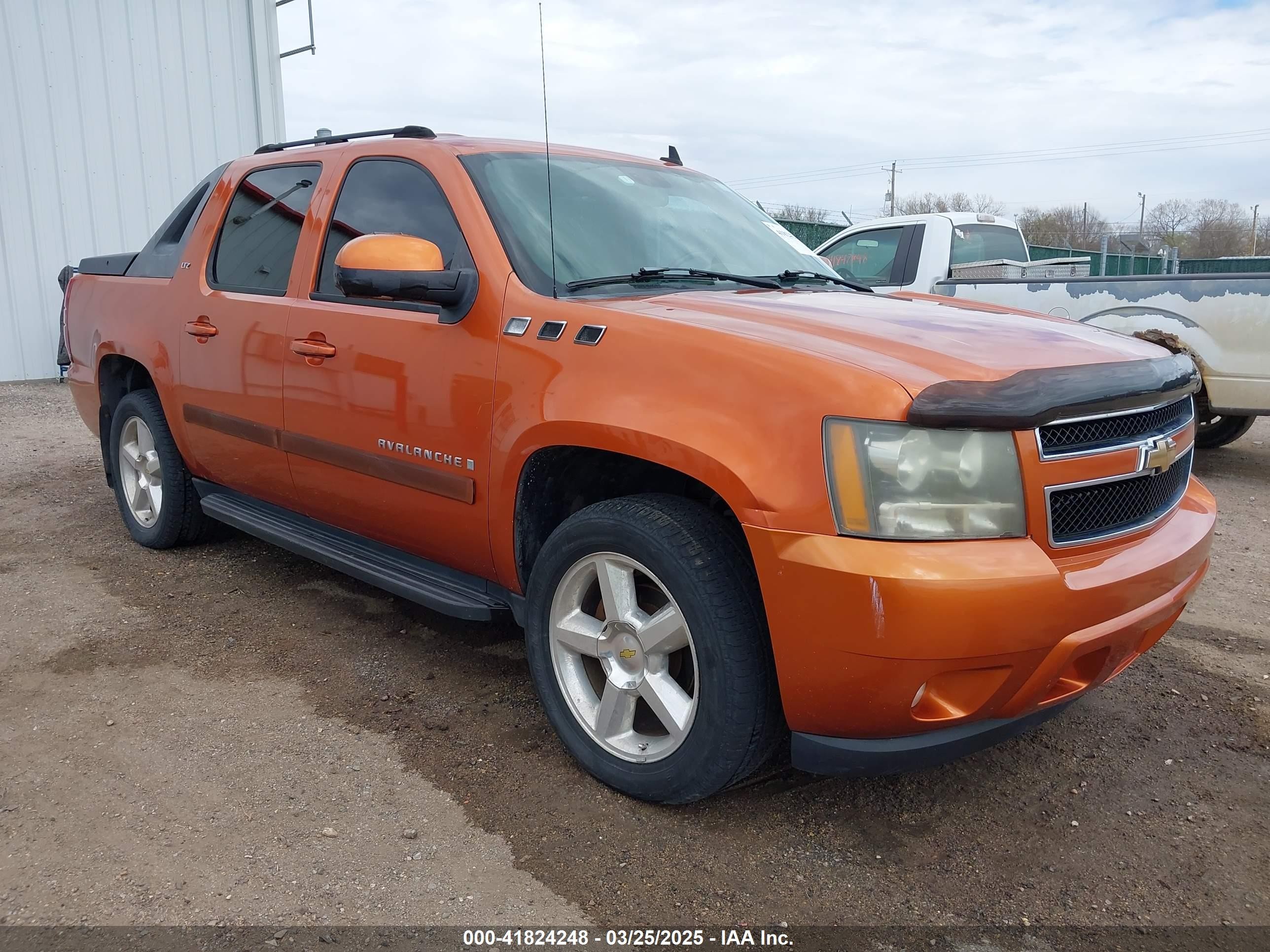 2007 Chevrolet Avalanche 1LT, VIN 3GNFK12327G161075 — Rear end
