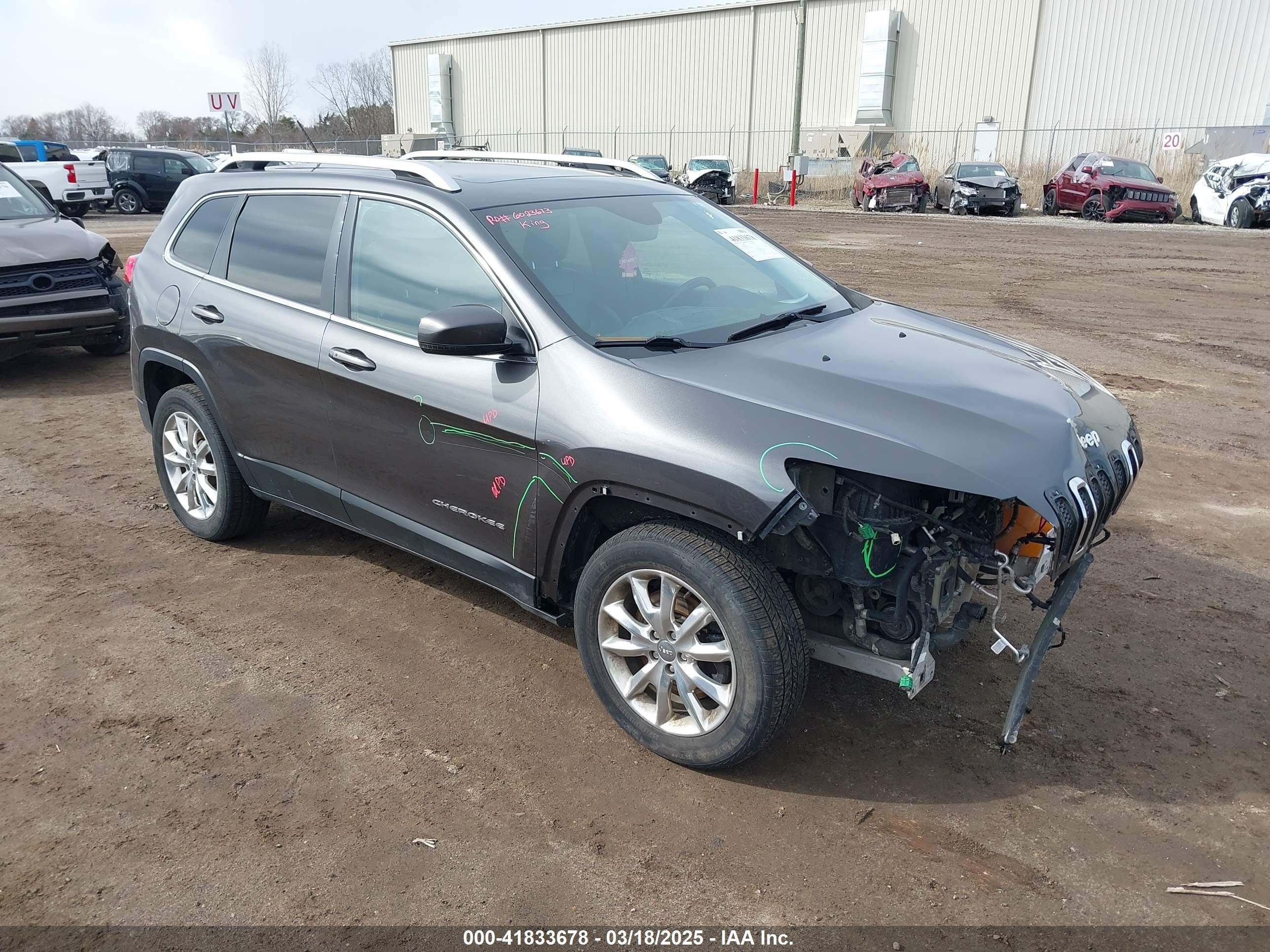 2015 Jeep Cherokee Limited, VIN 1C4PJMDS8FW538031 — Перед