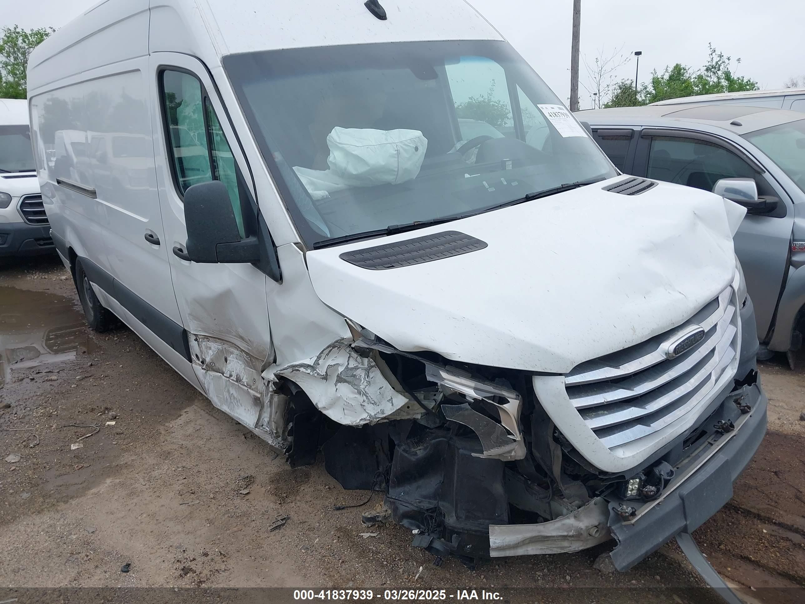 2021 Freightliner Sprinter, VIN W2Y4DCHY9MT049900 — Front end
