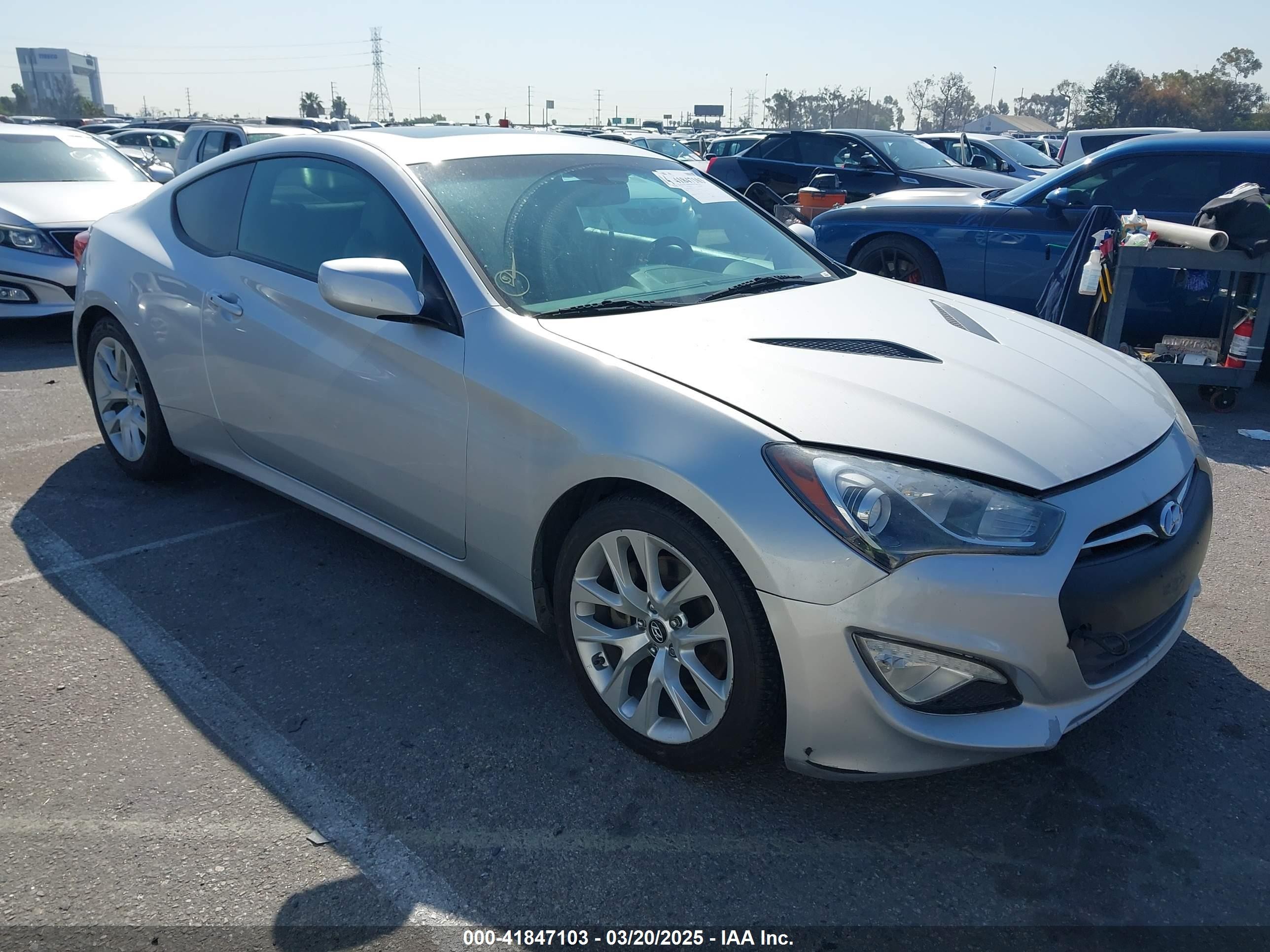 2014 Hyundai Genesis Coupe Premium, VIN KMHHT6KD1EU119779 — Normal wear