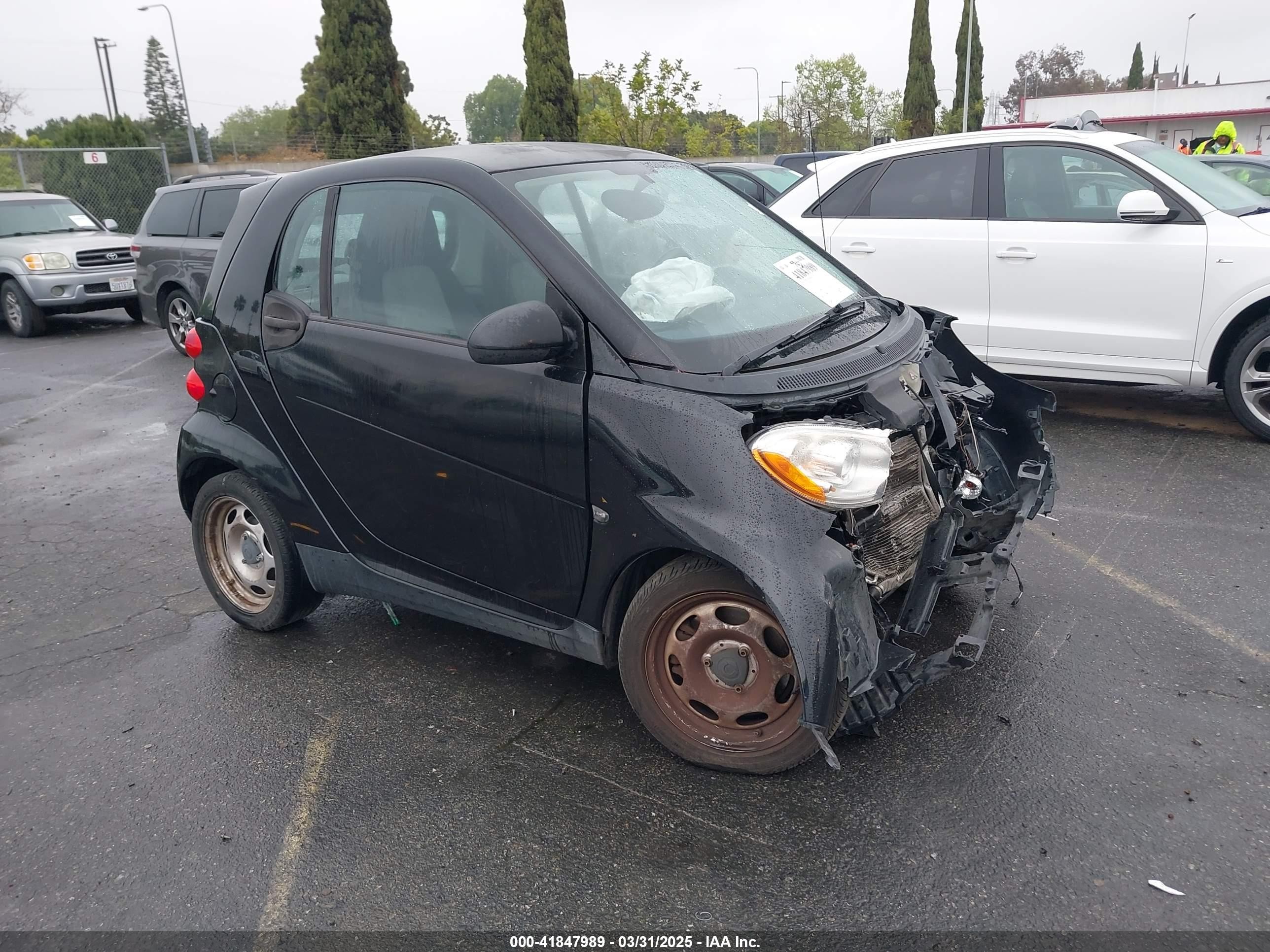 2012 Smart fortwo Pure, VIN WMEEJ3BA9CK521416 — Front end