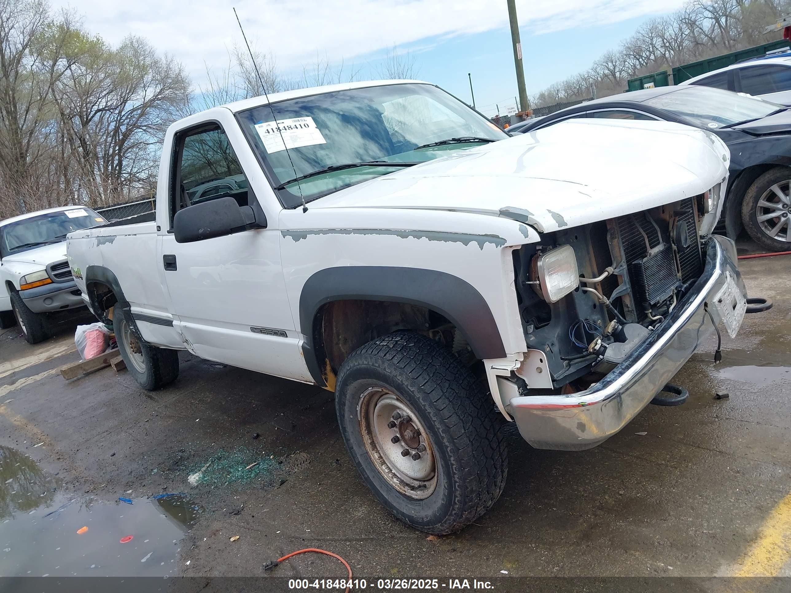 1999 GMC Sierra 3500, VIN 1GTHK34RXXR517500 — Front end