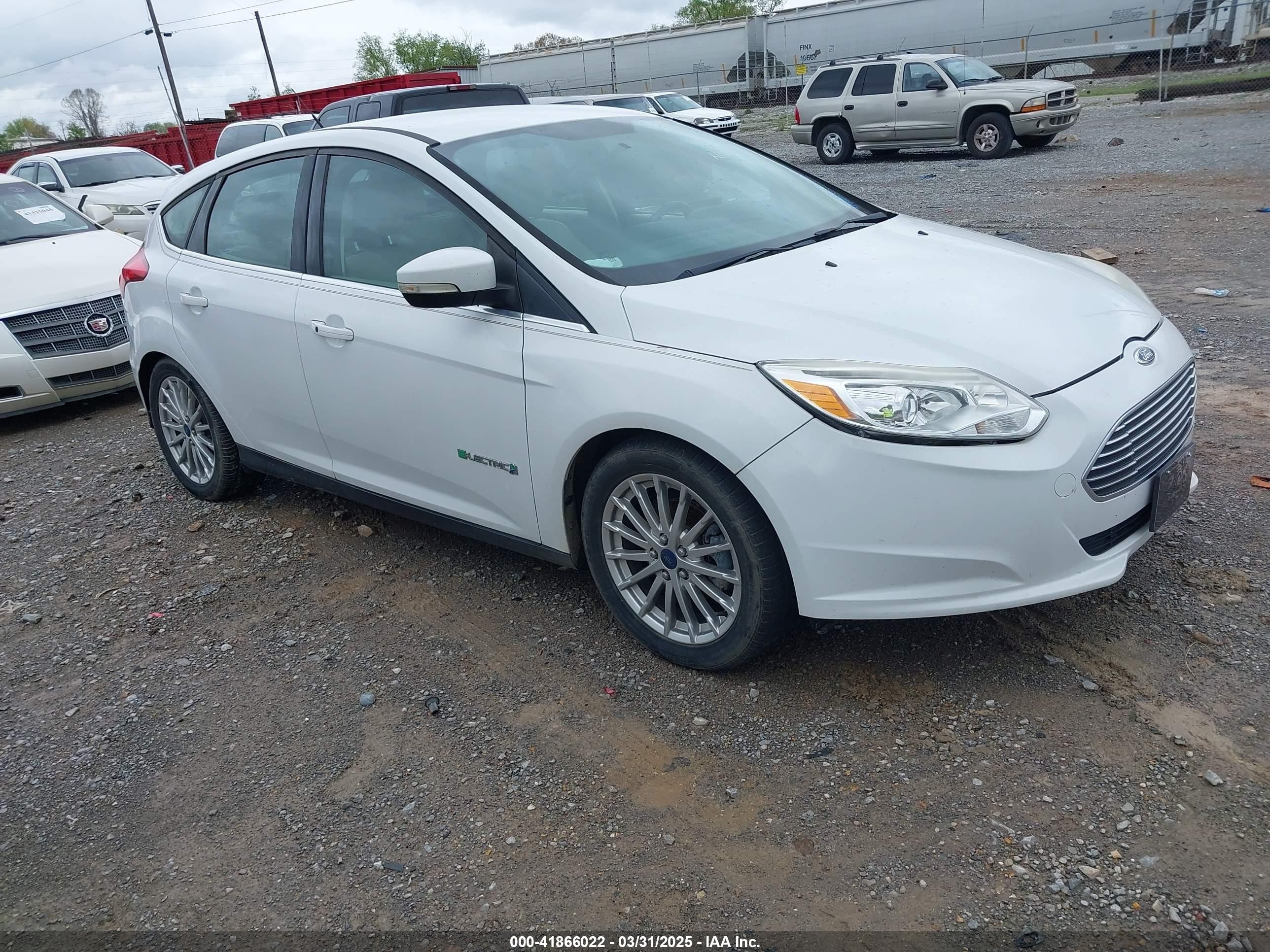 2015 Ford Focus Electric, VIN 1FADP3R47FL297852 — Normal wear