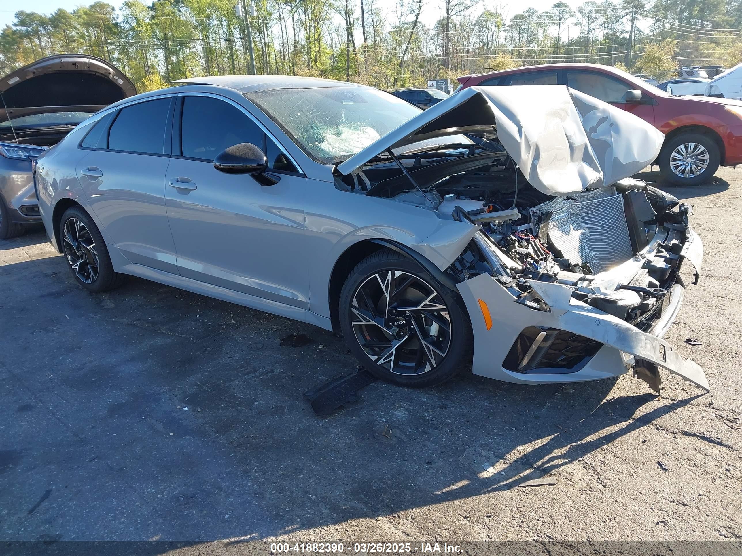 2025 Kia K5 GT-Line, VIN KNAG64J70S5324584 — Front end