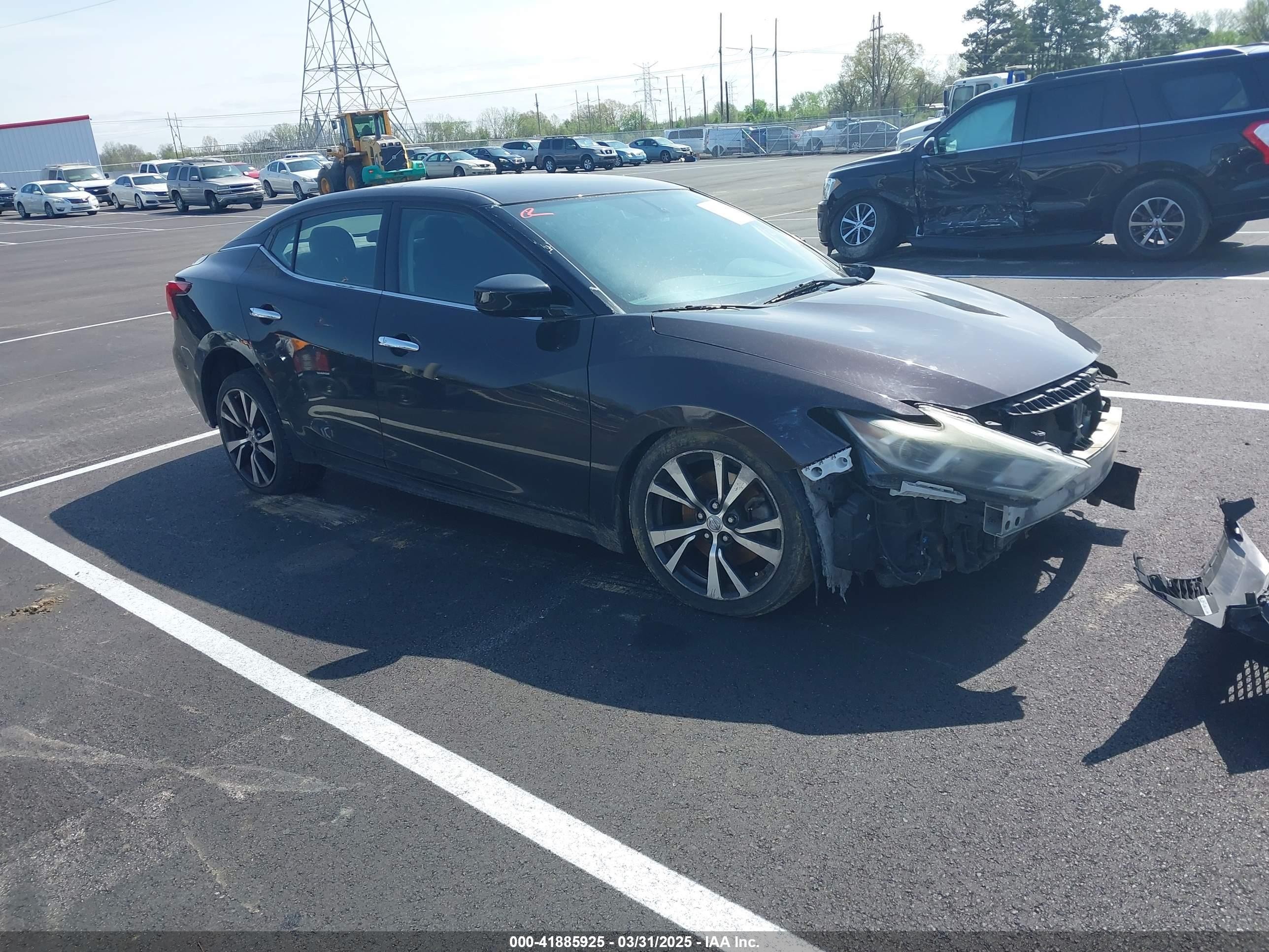 2017 Nissan Maxima Platinum, VIN 1N4AA6AP0HC381039 — Перед