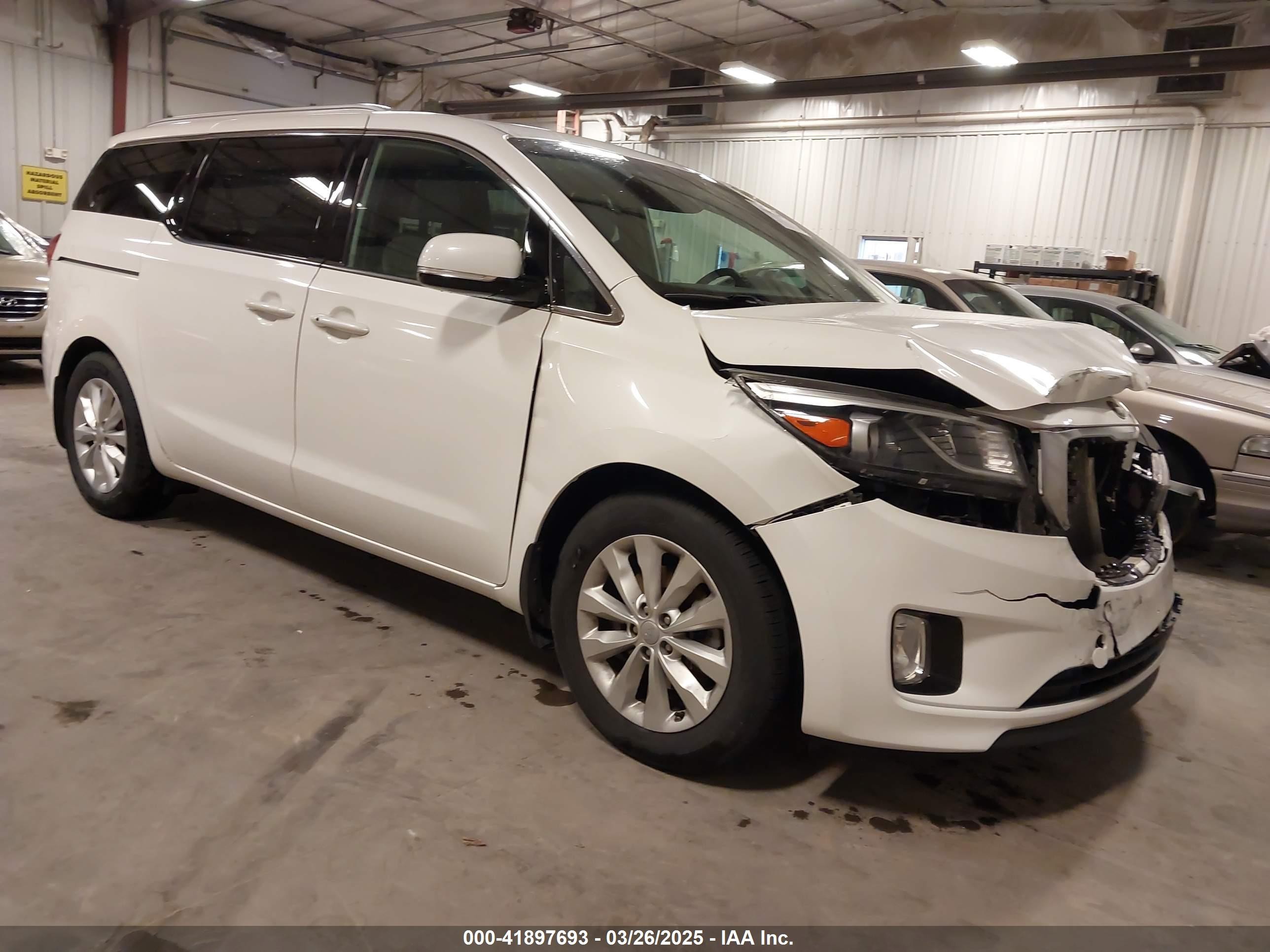 2016 Kia Sedona SX, VIN KNDMC5C17G6139995 — Фото с аукциона