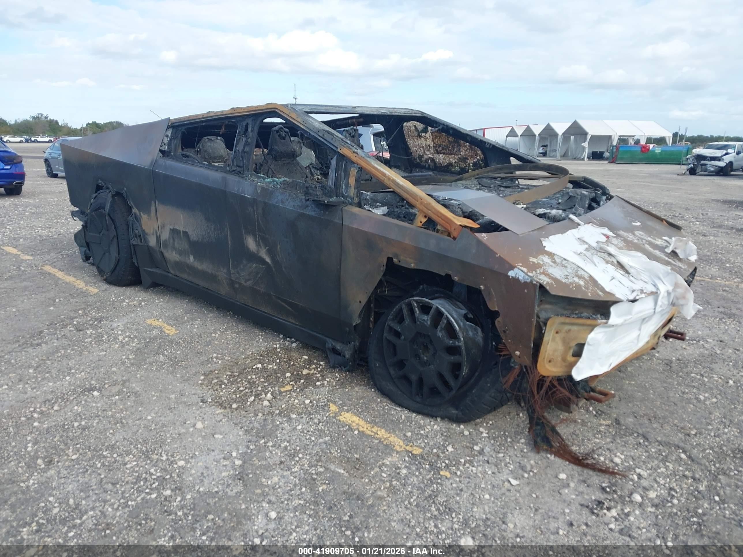 2024 Tesla Cybertruck Cyberbeast, VIN 7G2CEHEE9RA021133 — Burn