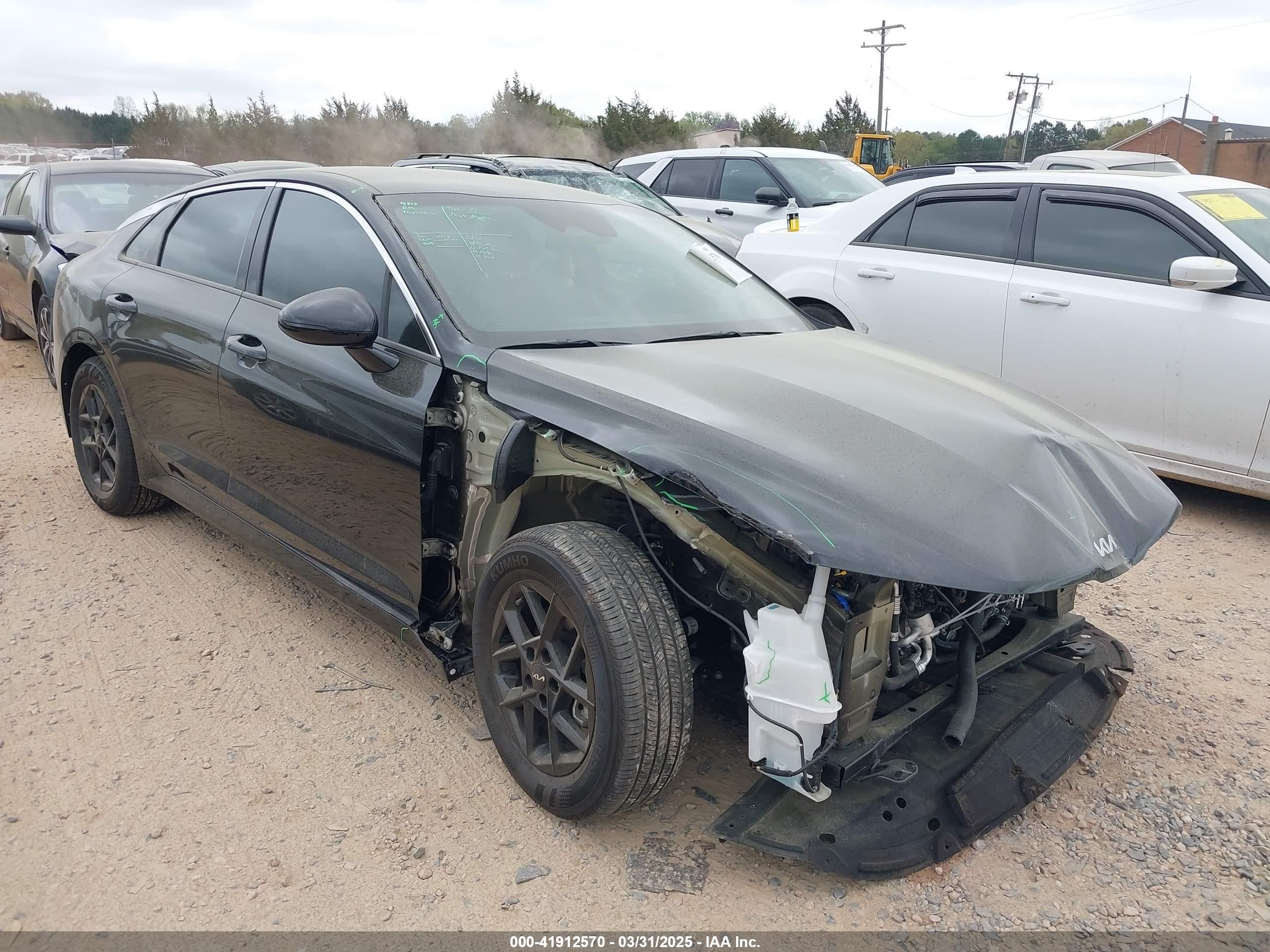 2025 Kia K5 LXS, VIN KNAG24J72S5275769 — Front end