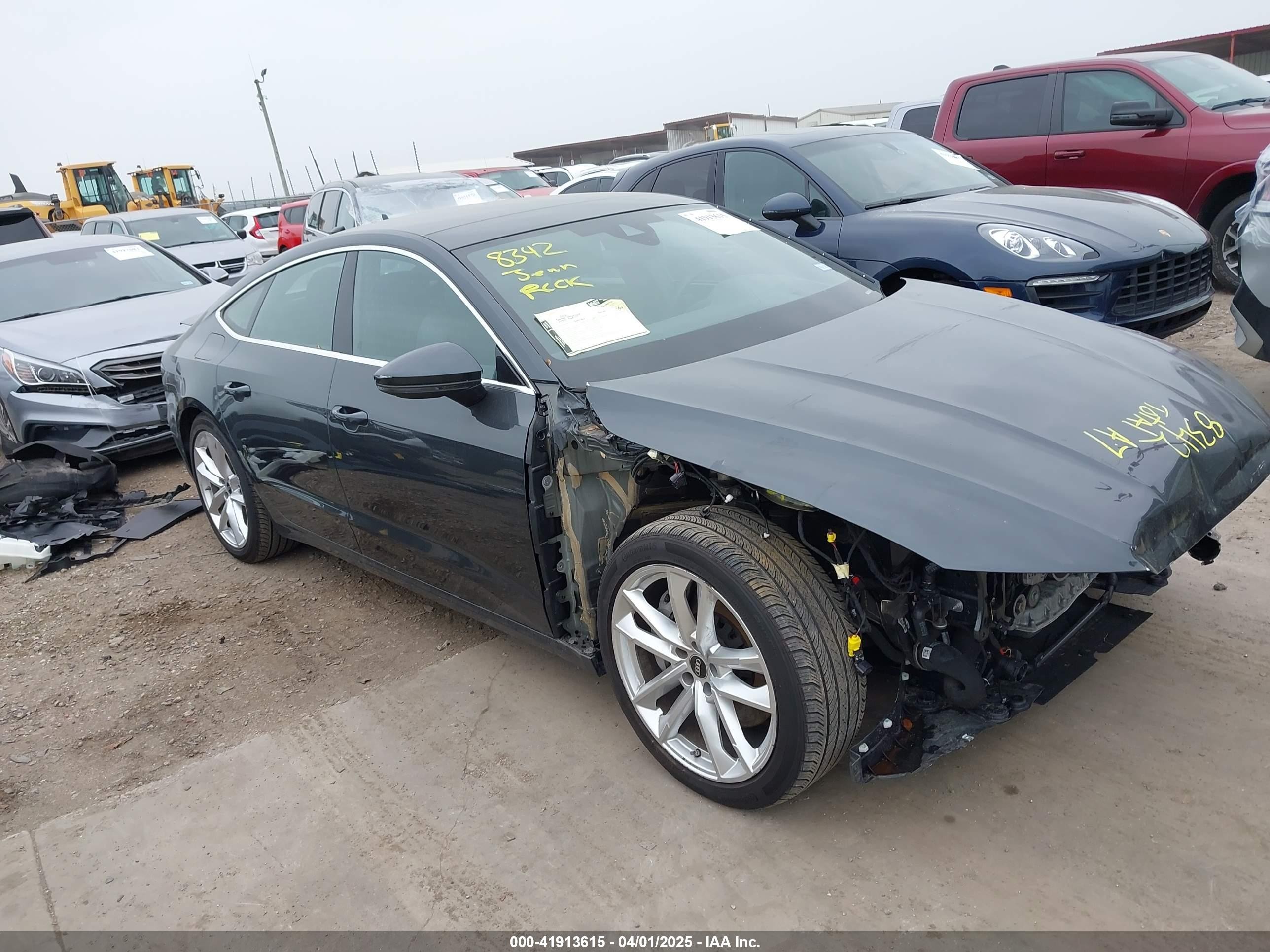 2023 Audi A7, VIN WAUS2BF28PN018781 — Перед