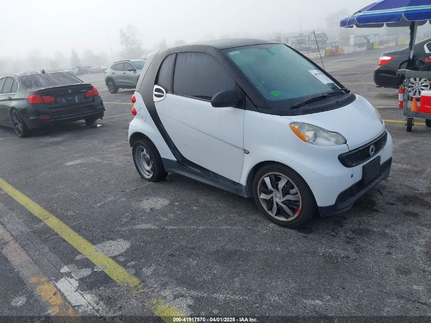 2013 Smart fortwo Pure, VIN WMEEJ3BA9DK631660 — Днище