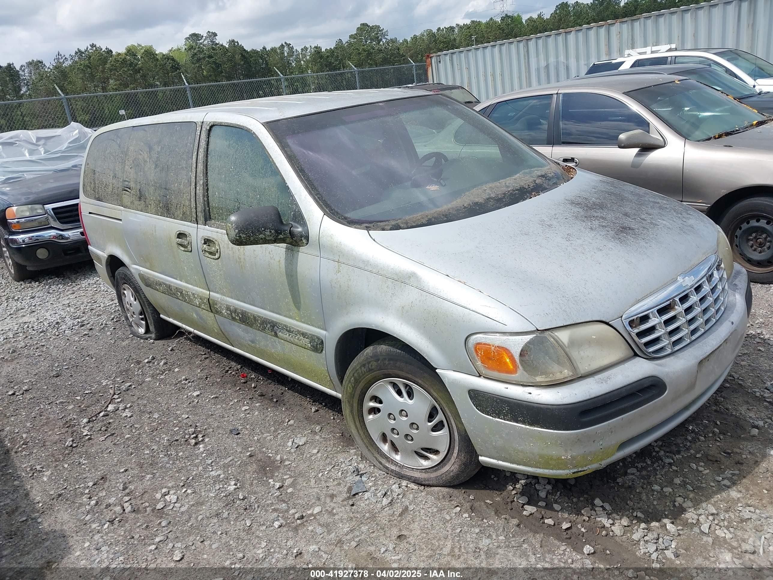 1998 Chevrolet Venture, VIN 1GNDX03E1WD161213 — Front end