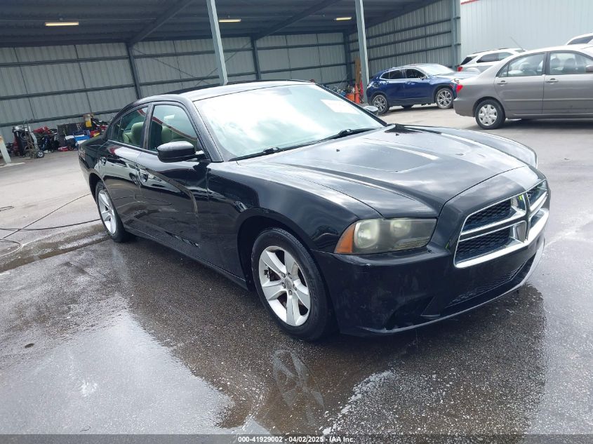 2013 Dodge Charger SE, VIN 2C3CDXBG6DH526840 — Front end