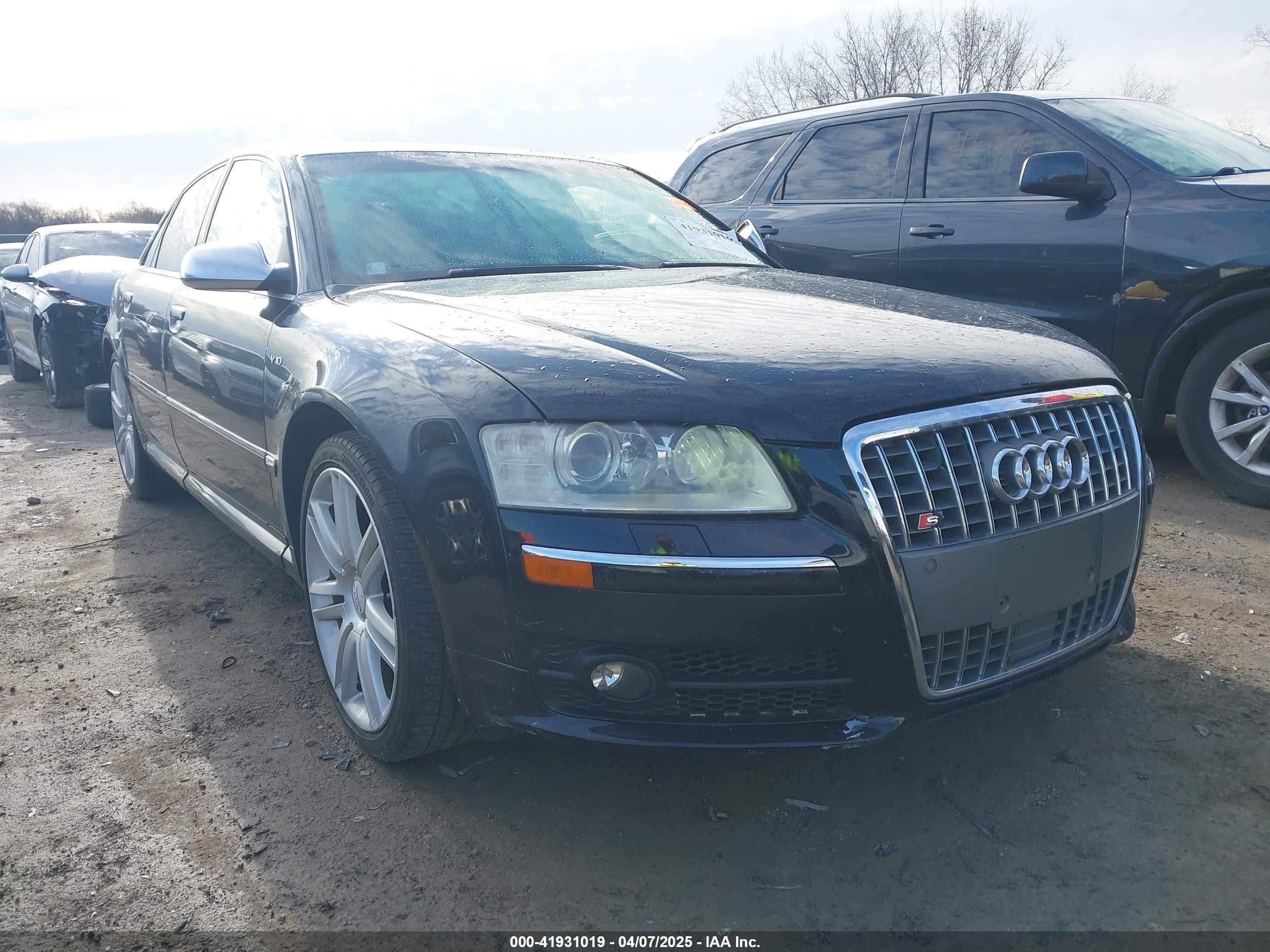 2007 Audi S8, VIN WAUPN44E87N010864 — Side