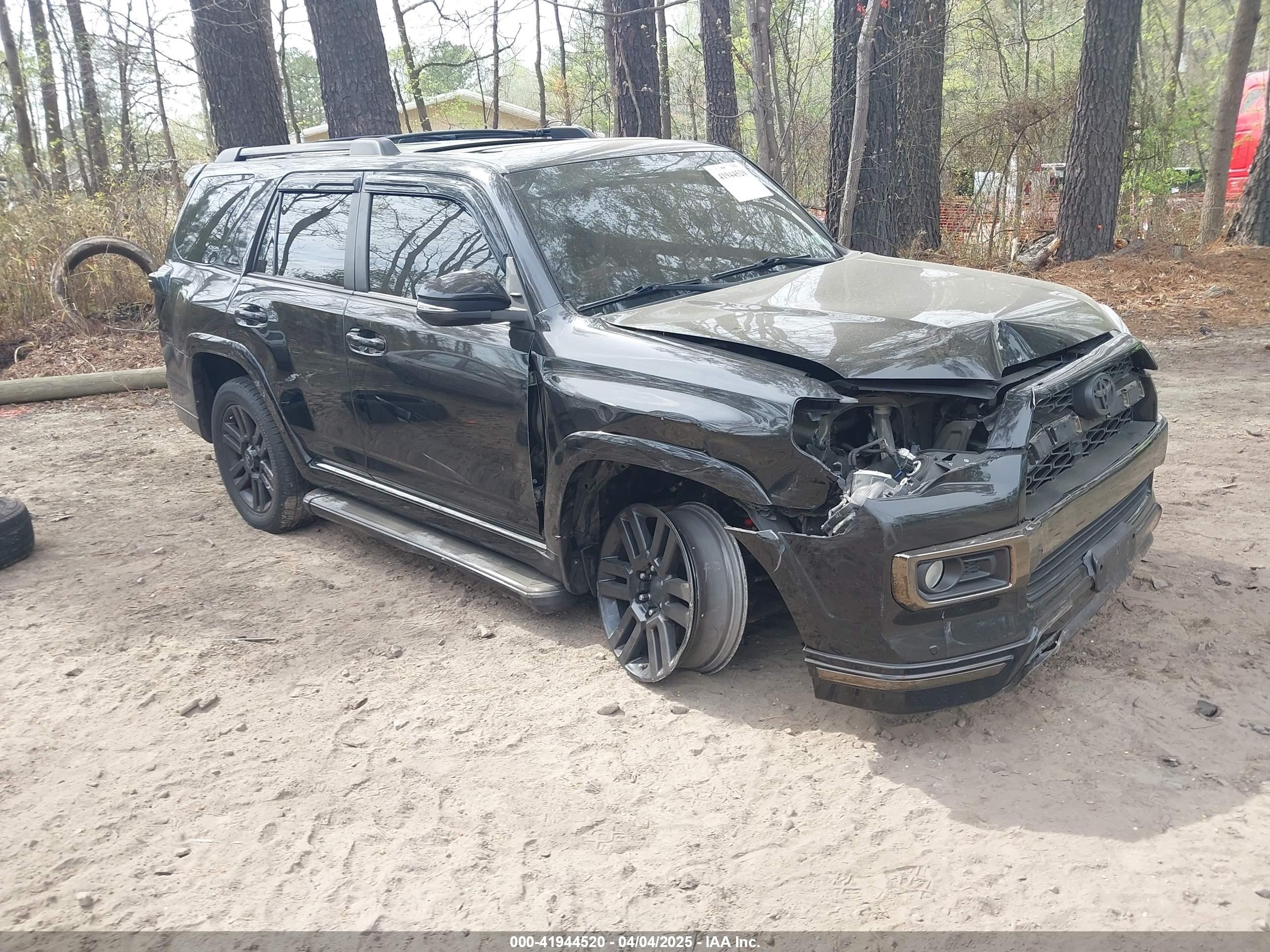 2019 Toyota 4Runner SR5, VIN JTEBU5JR8K5613735 — All over