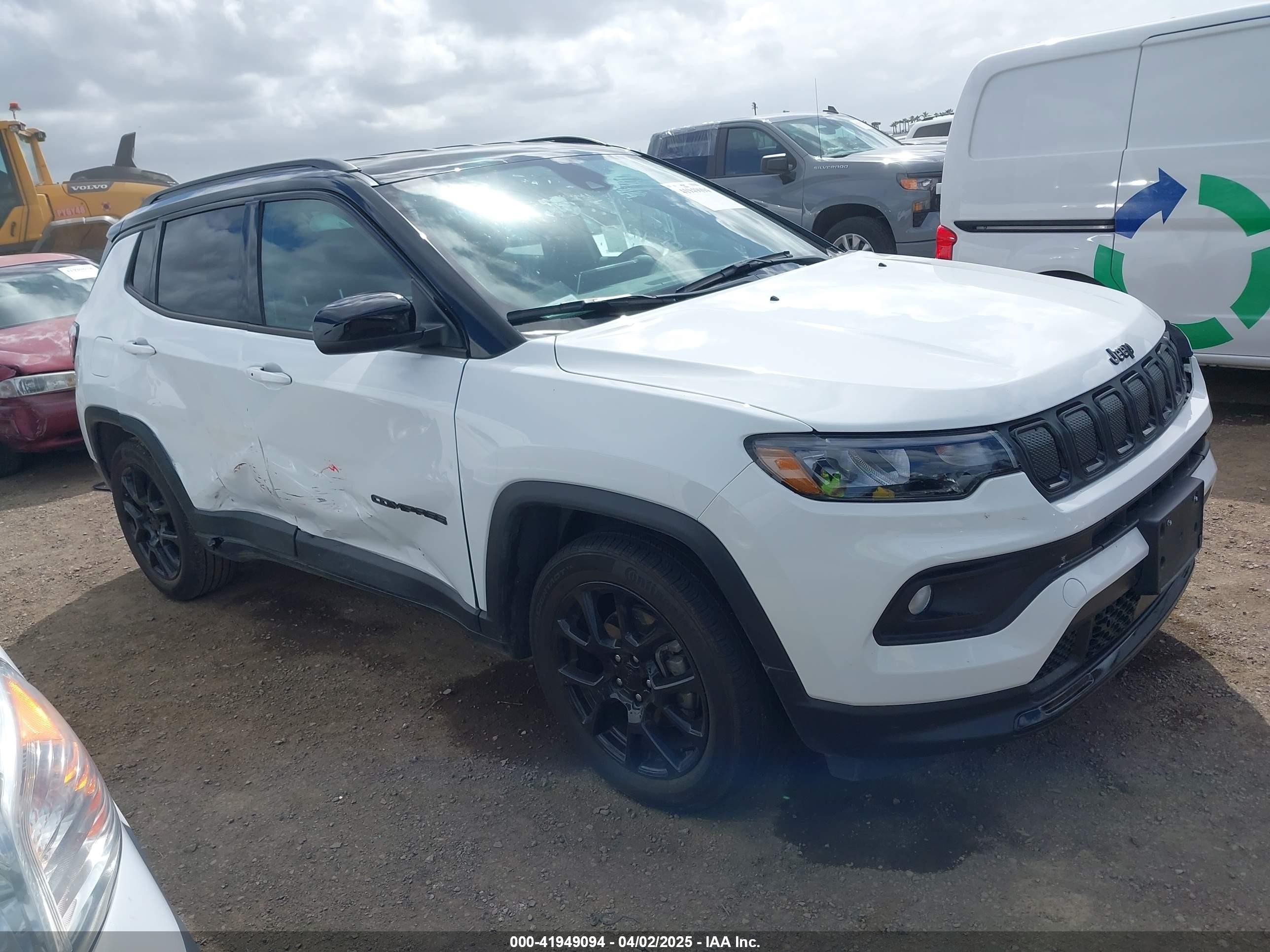 2022 Jeep Compass Latitude, VIN 3C4NJCBB6NT213502 — Side