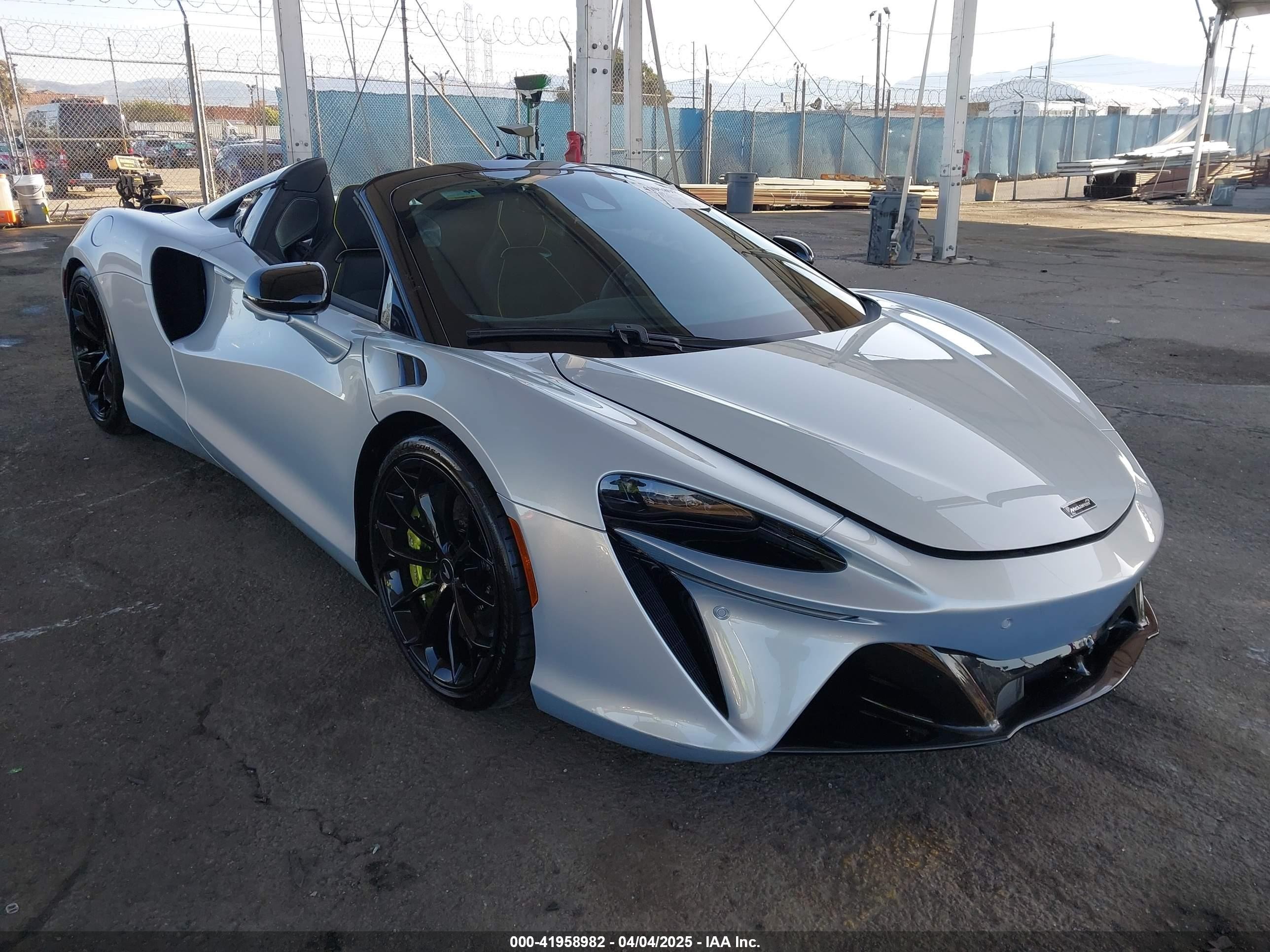 2025 McLaren Artura, VIN SBM16BEA6SW003220 — Side
