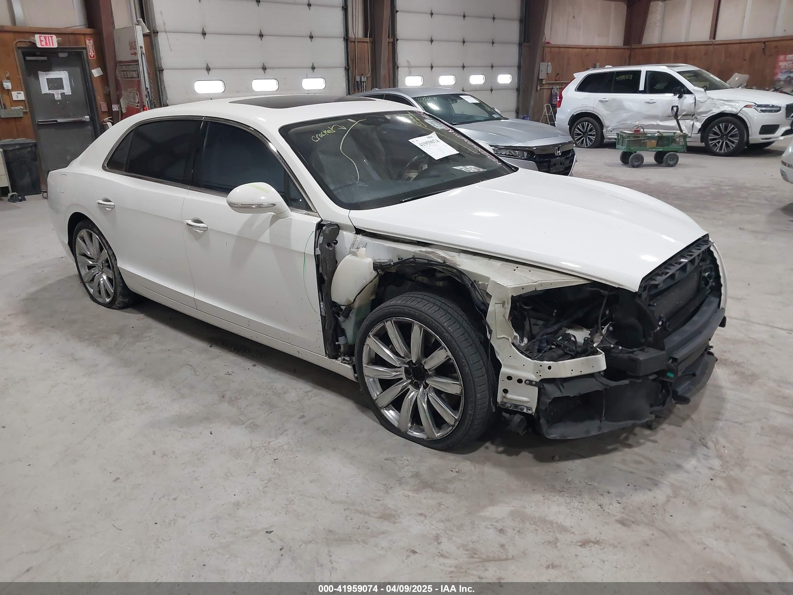 2015 Bentley Flying Spur V8, VIN SCBET9ZA9F8049207 — Front end