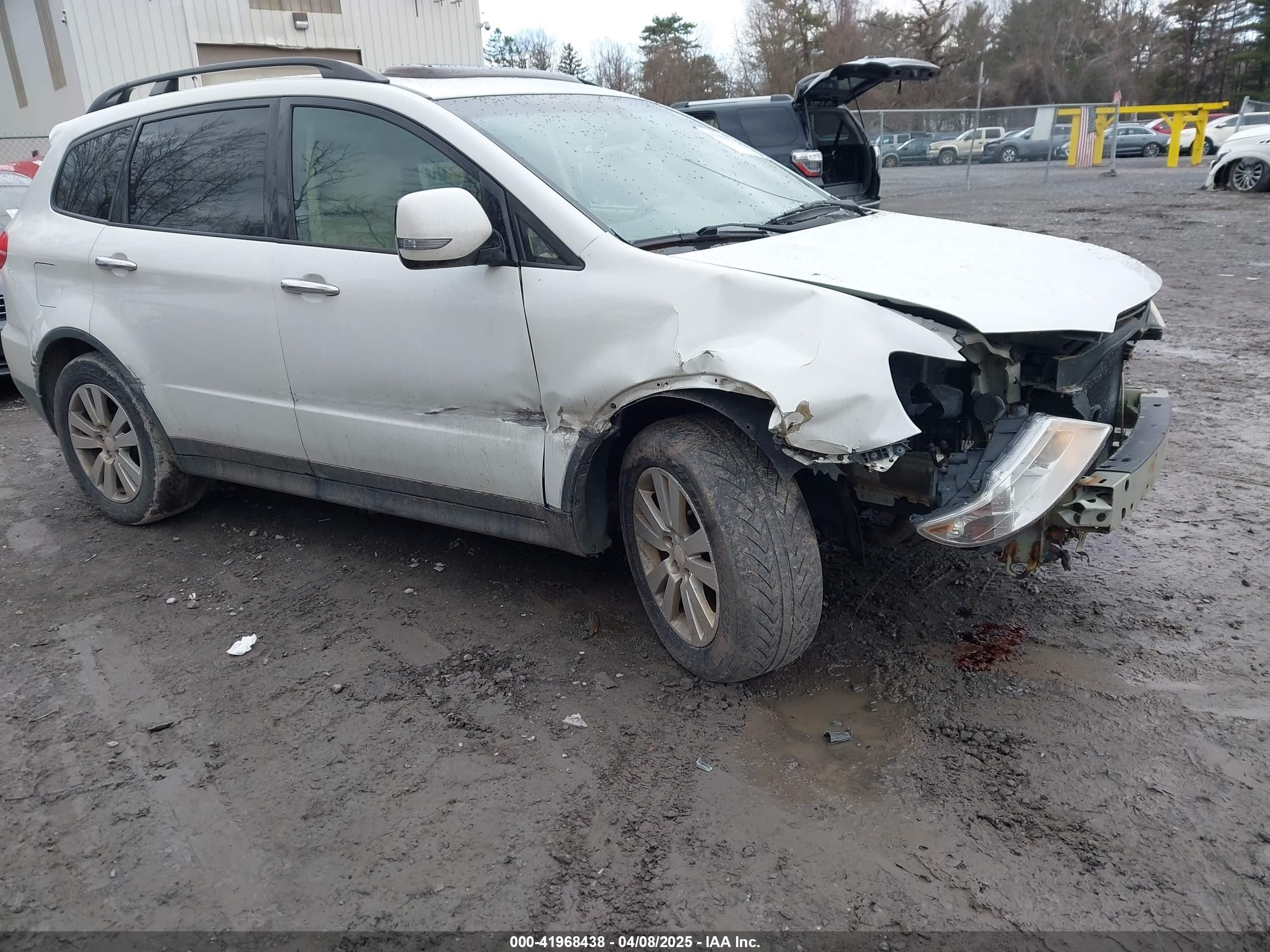 2011 Subaru Tribeca Touring, VIN 4S4WX9GD4B4400461 — Front end