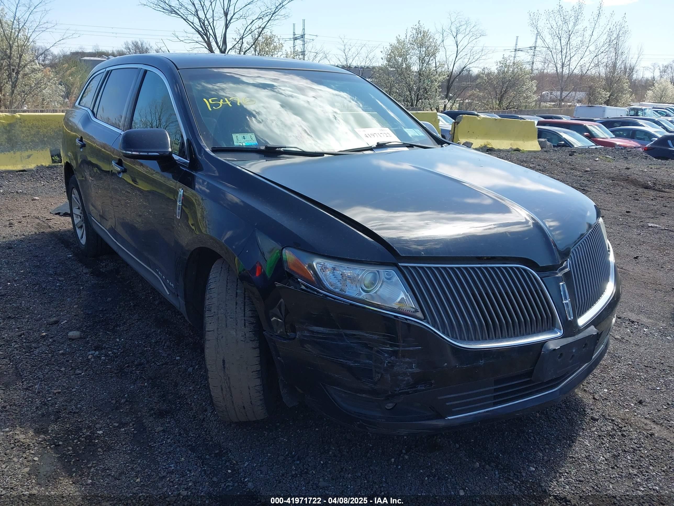 2016 Lincoln MKT, VIN 2LMHJ5NK7GBL00747 — Frame damage