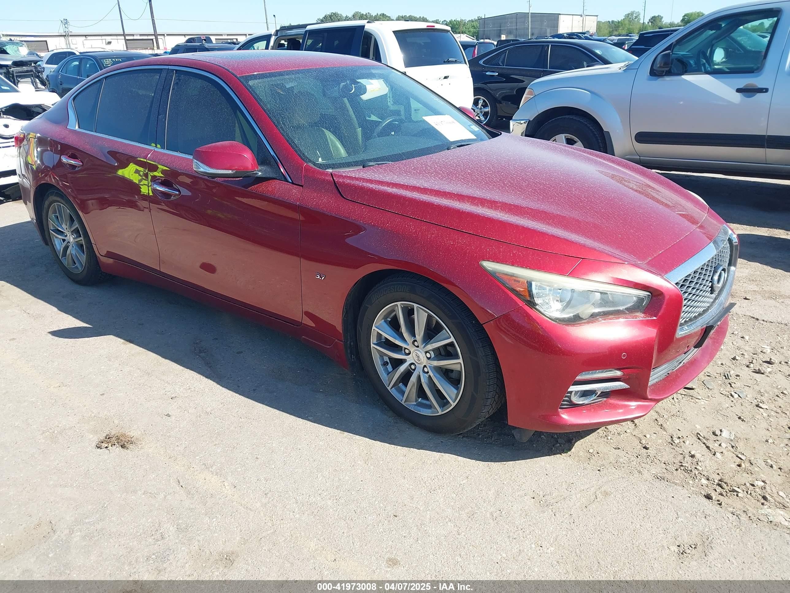 2014 Infiniti Q50 Premium, VIN JN1BV7AP5EM687980 — Фото с аукциона