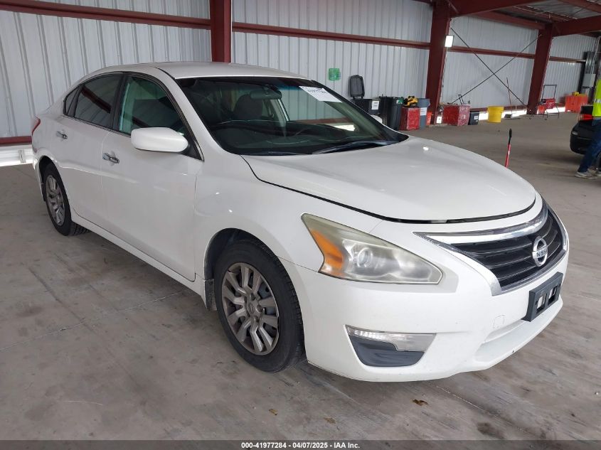 2013 Nissan Altima SV, VIN 1N4AL3AP2DC173957 — Rear end