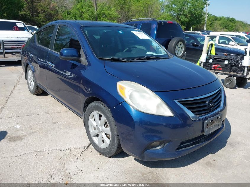 2013 Nissan Versa SV, VIN 3N1CN7AP0DL847518 — Бок
