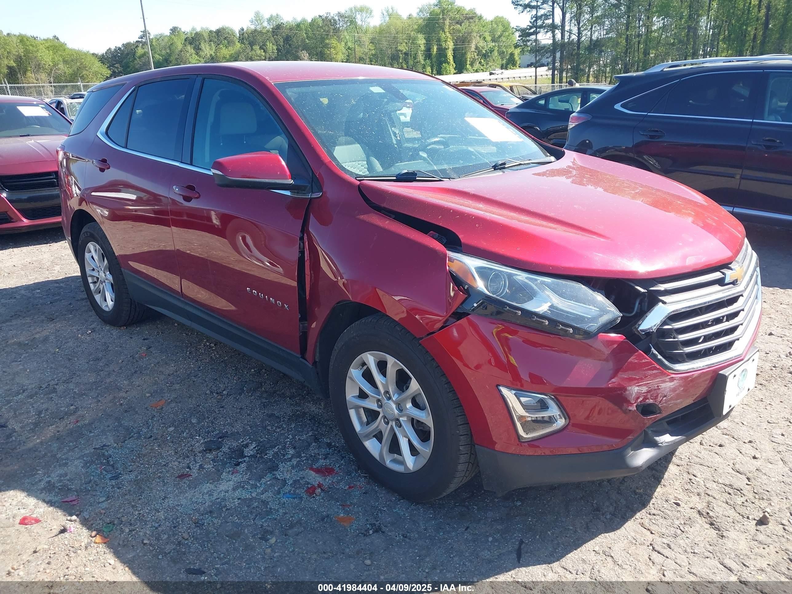 2018 Chevrolet Equinox LT, VIN 2GNAXJEV9J6136895 — Front end