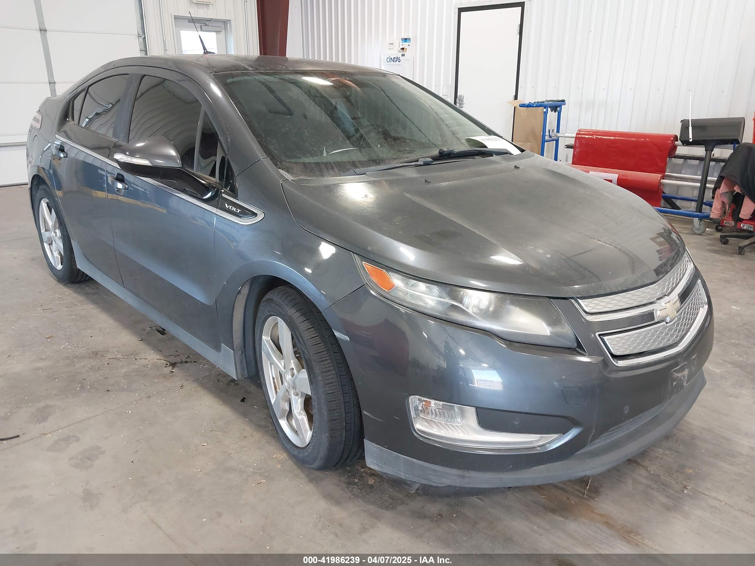 2011 Chevrolet Volt, VIN 1G1RC6E43BU102197 — Side
