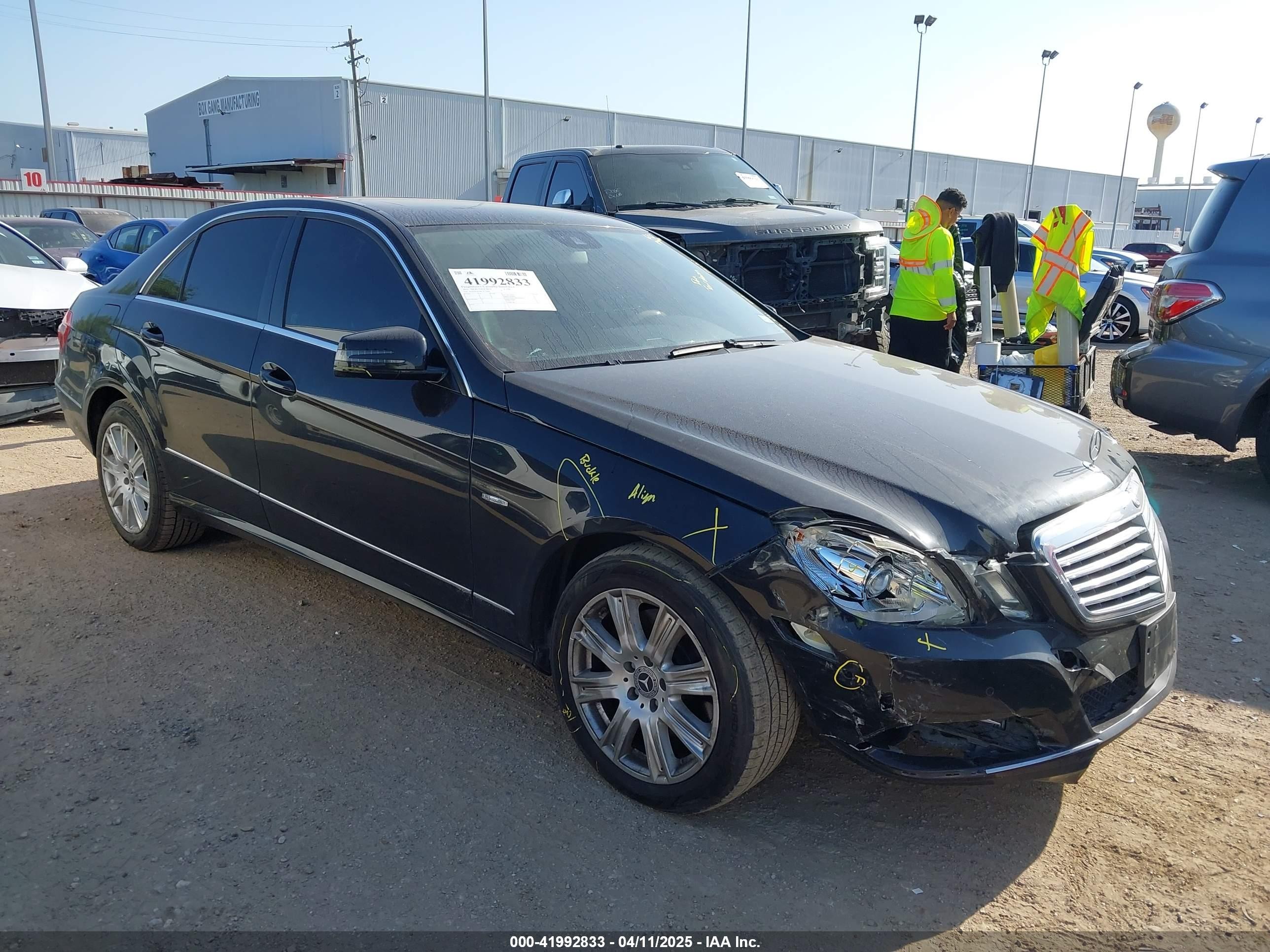 2012 Mercedes-Benz E 350 Luxury, VIN WDDHF5KB4CA523068 — Front end