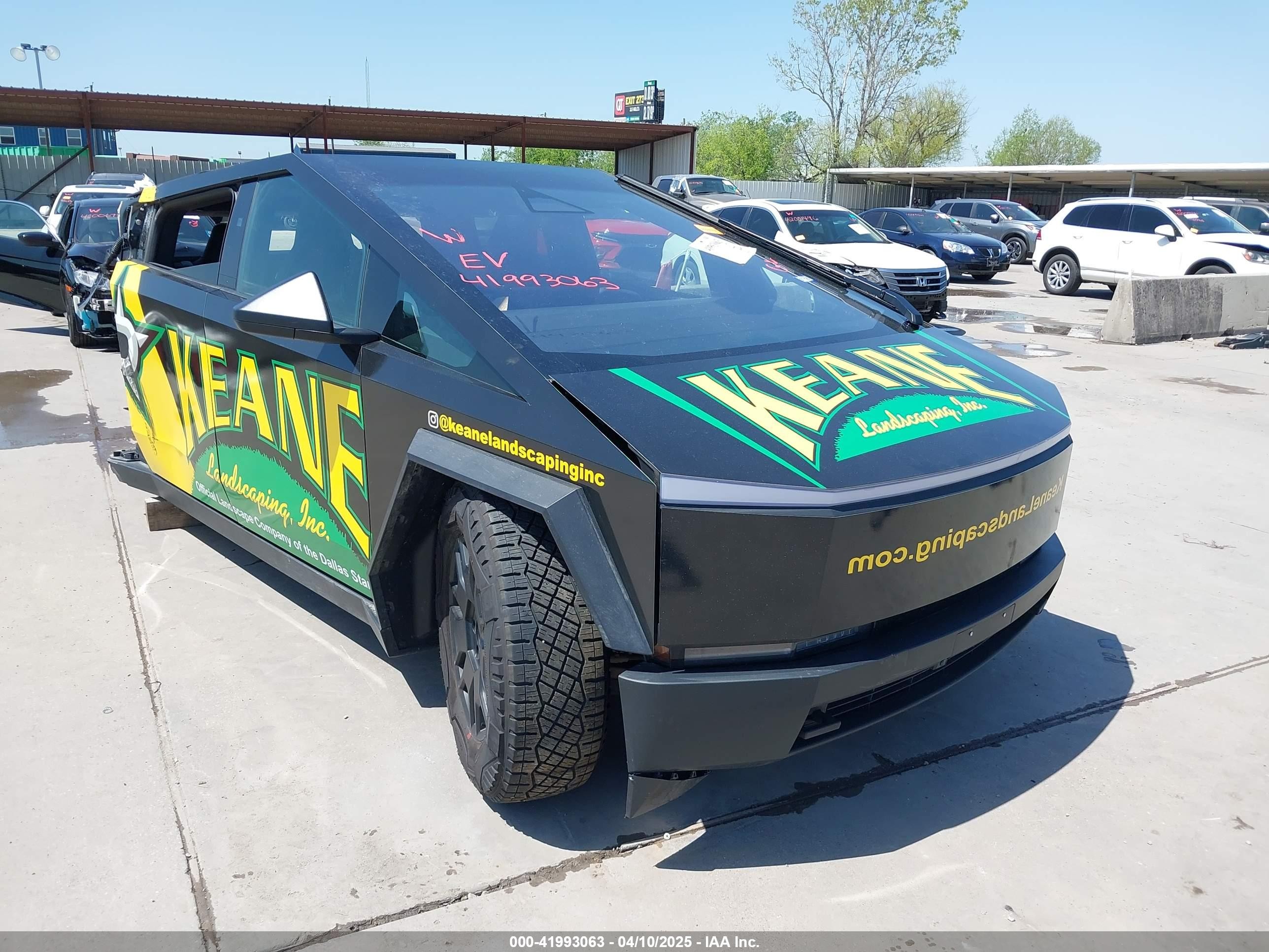 2025 Tesla Cybertruck, VIN 7G2CEHED1SA060554 — Rear end