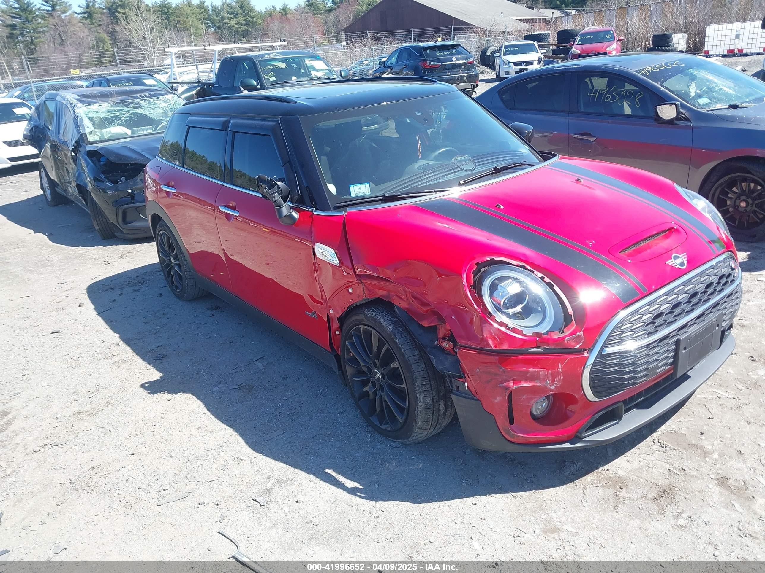 2021 MINI Clubman Cooper S, VIN WMWXJ1C01M2P11985 — Front end