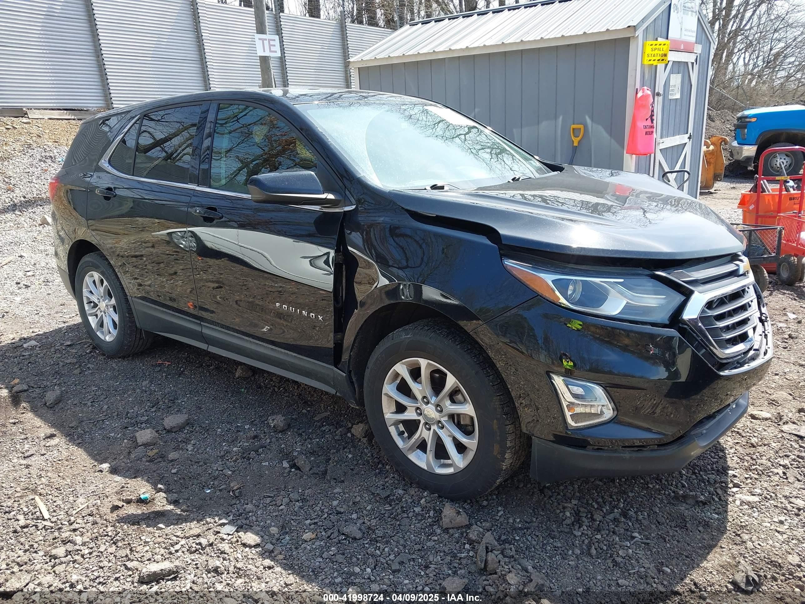 2018 Chevrolet Equinox LT, VIN 3GNAXSEV6JL101653 — Front end