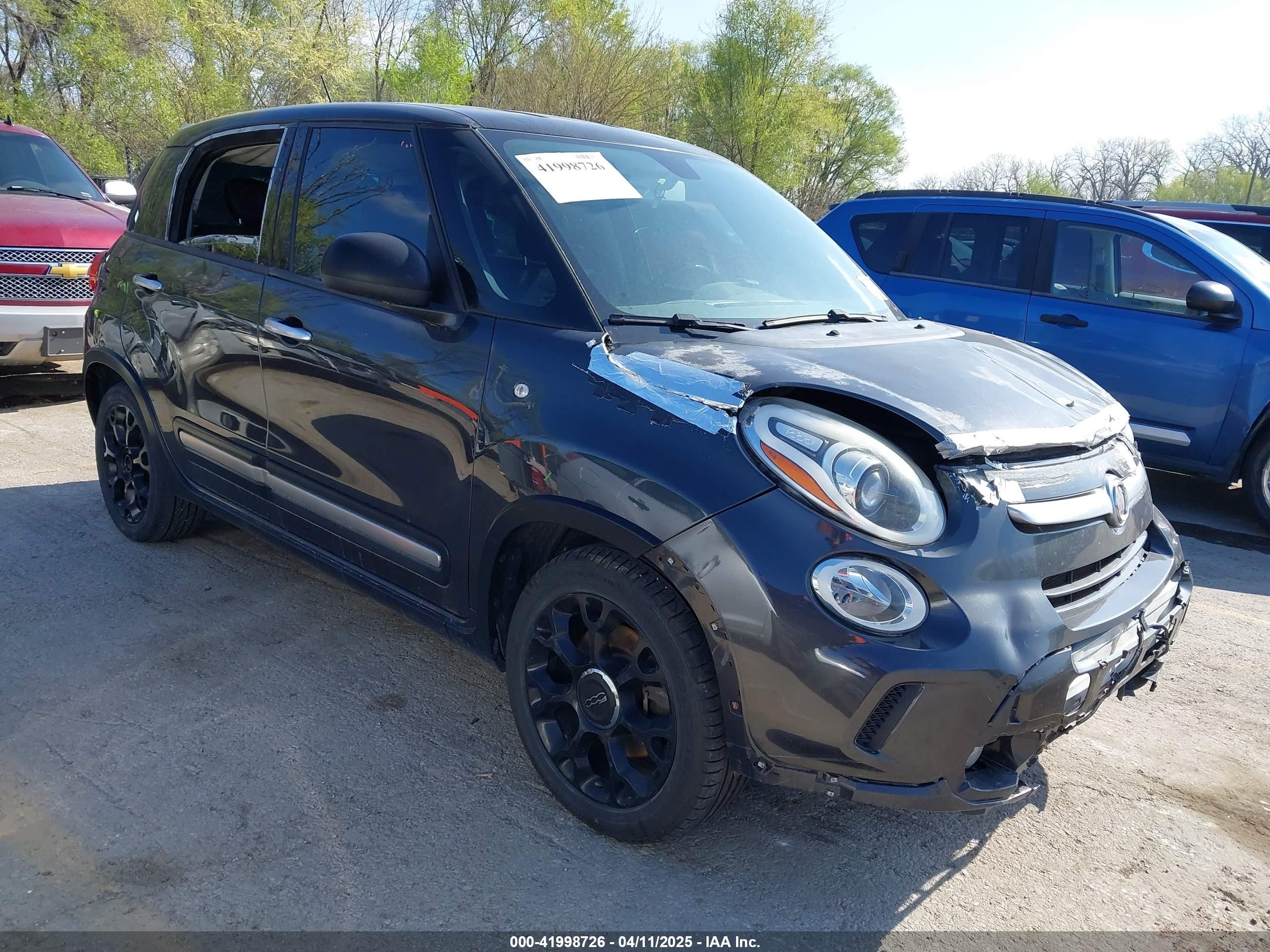 2015 FIAT 500L Urbana Trekking, VIN ZFBCFADHXFZ031992 — Front end