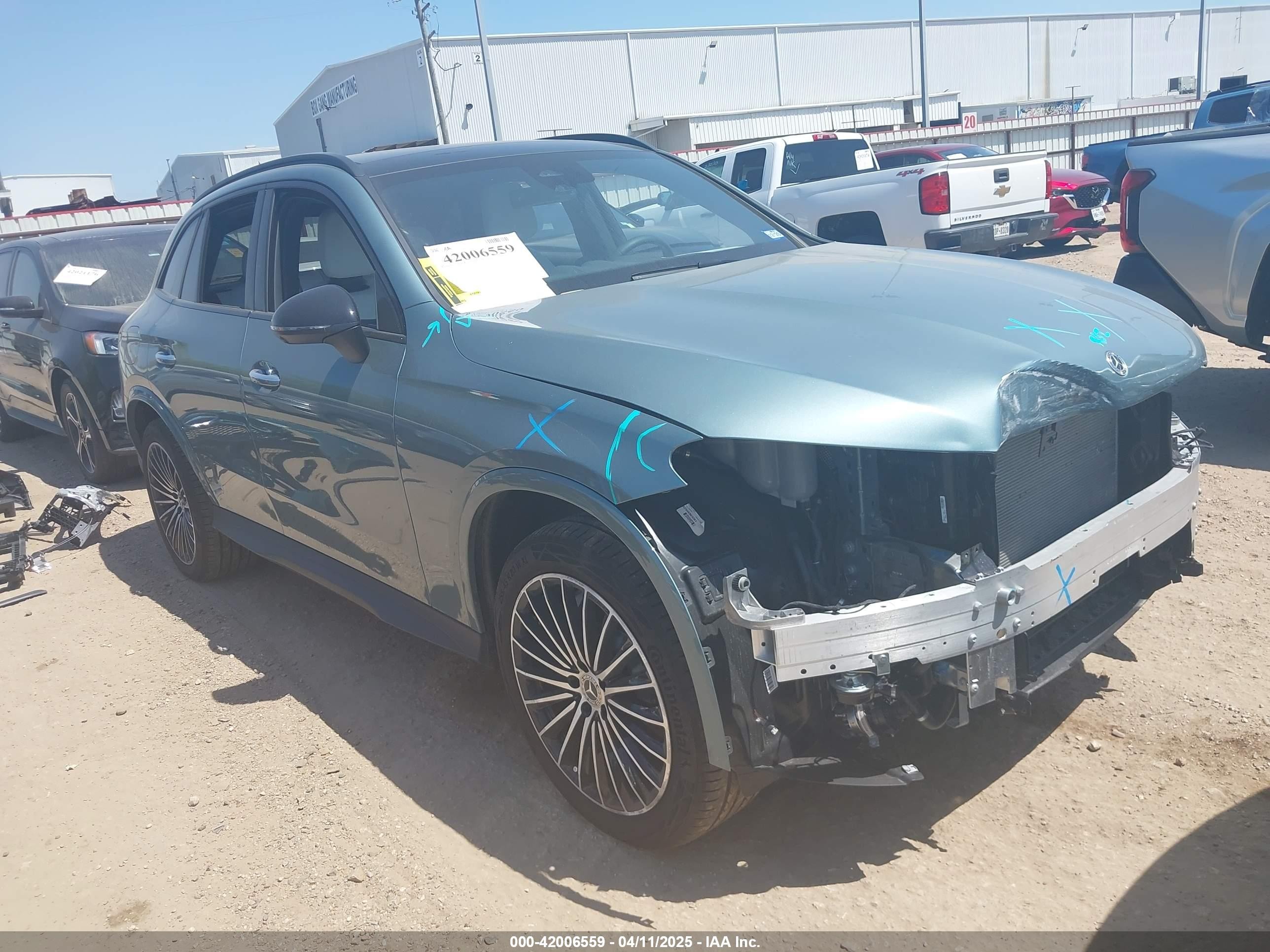 2025 Mercedes-Benz GLC 300, VIN W1NKM4GB3SF285488 — Перед