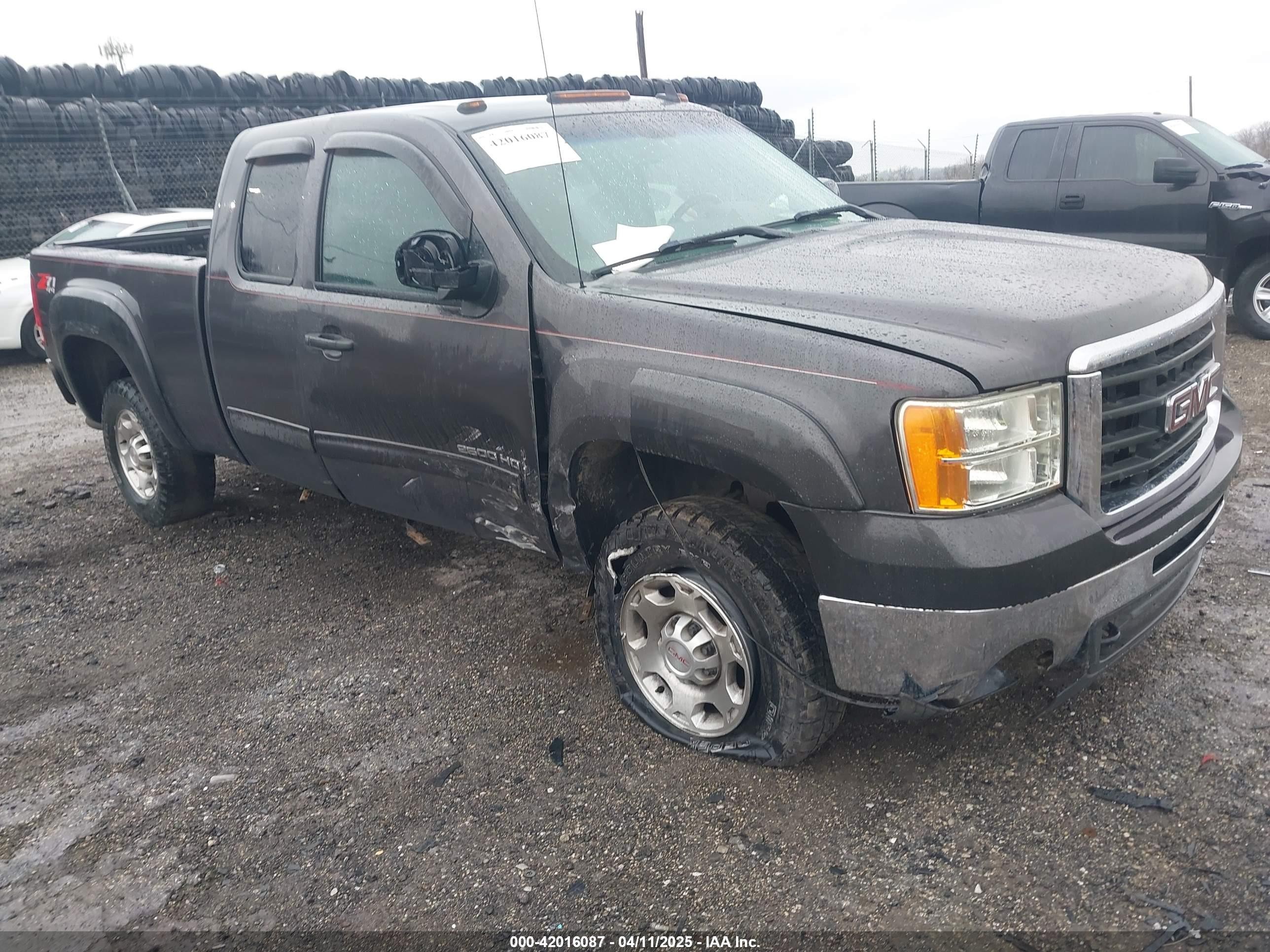 2010 GMC Sierra 2500HD SLE, VIN 1GT5K0BG4AZ196239 — Side