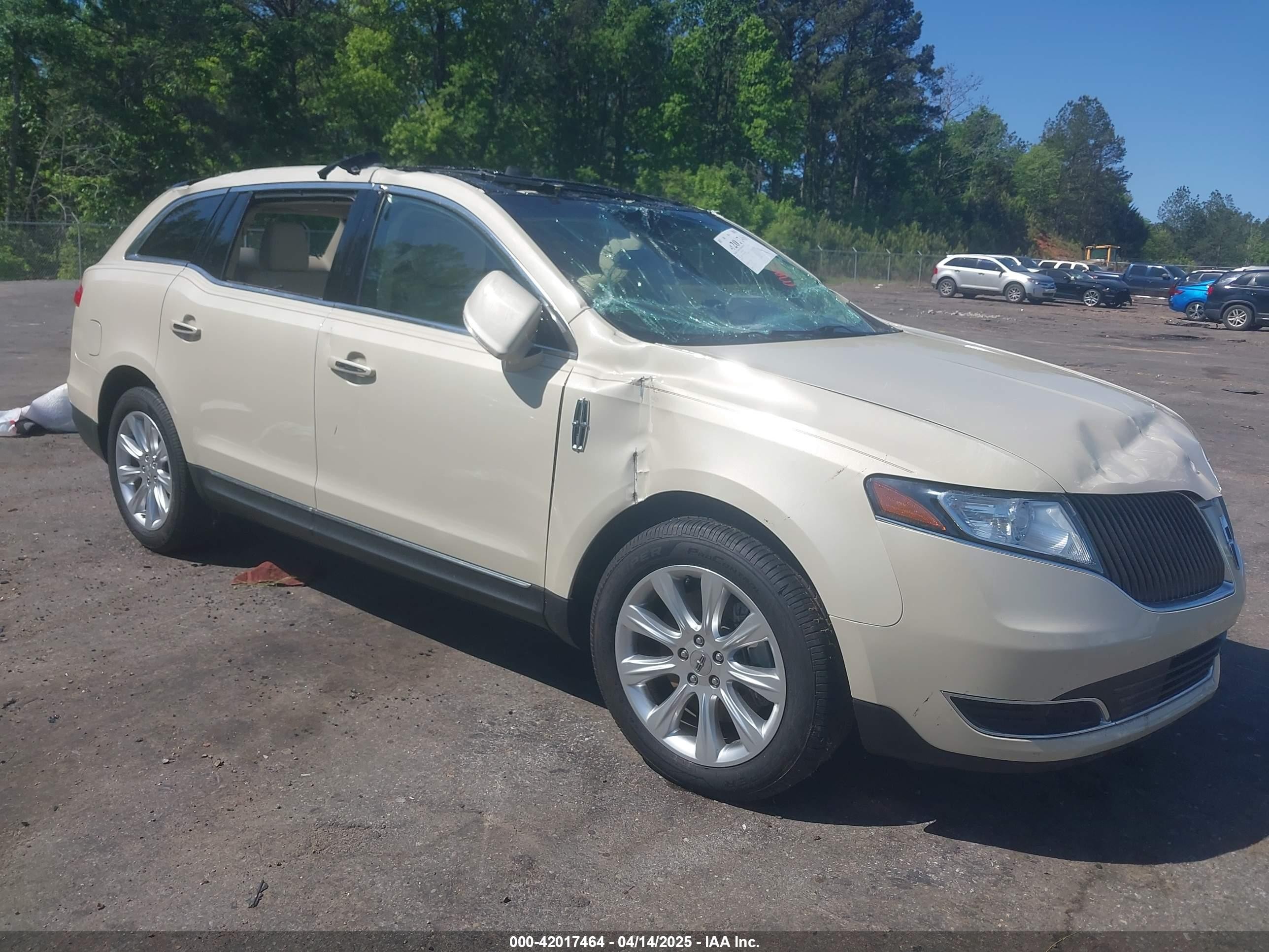 2016 Lincoln MKT, VIN 2LMHJ5FK6GBL02309 — Storm