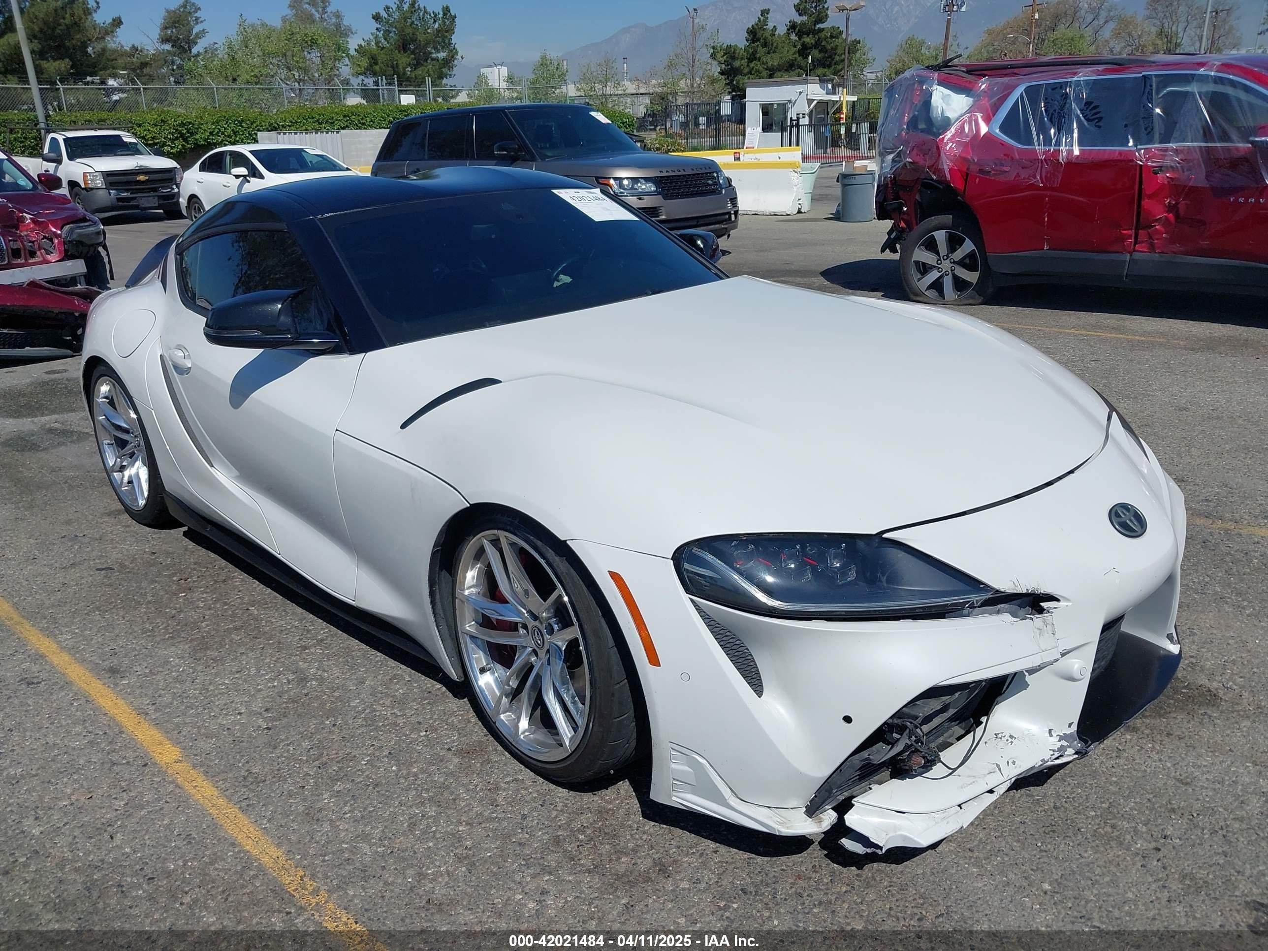 2020 Toyota Supra 3.0, VIN WZ1DB4C09LW031264 — Front end