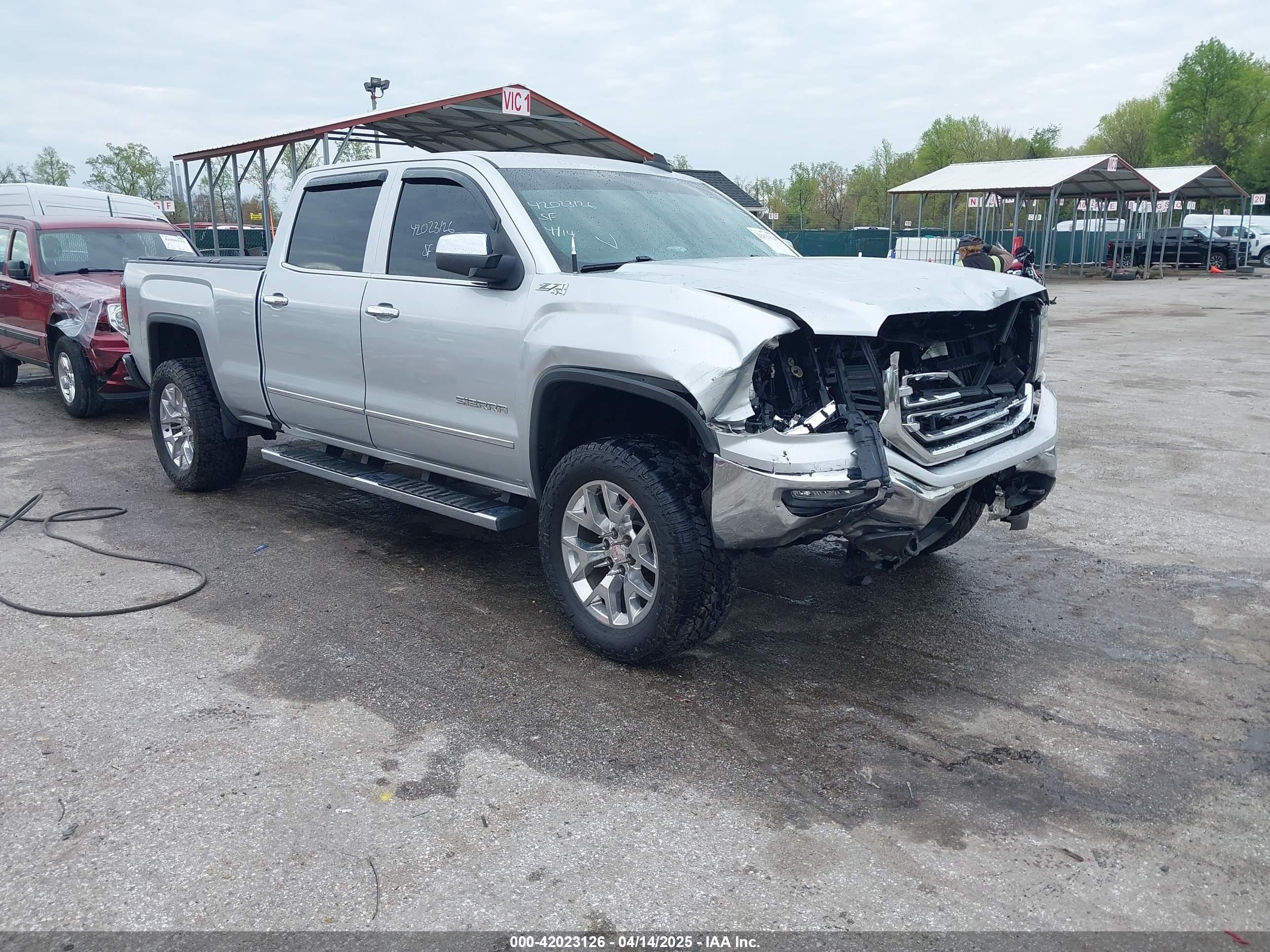 2018 GMC Sierra 1500 SLT, VIN 3GTU2NEC2JG285972 — Front end
