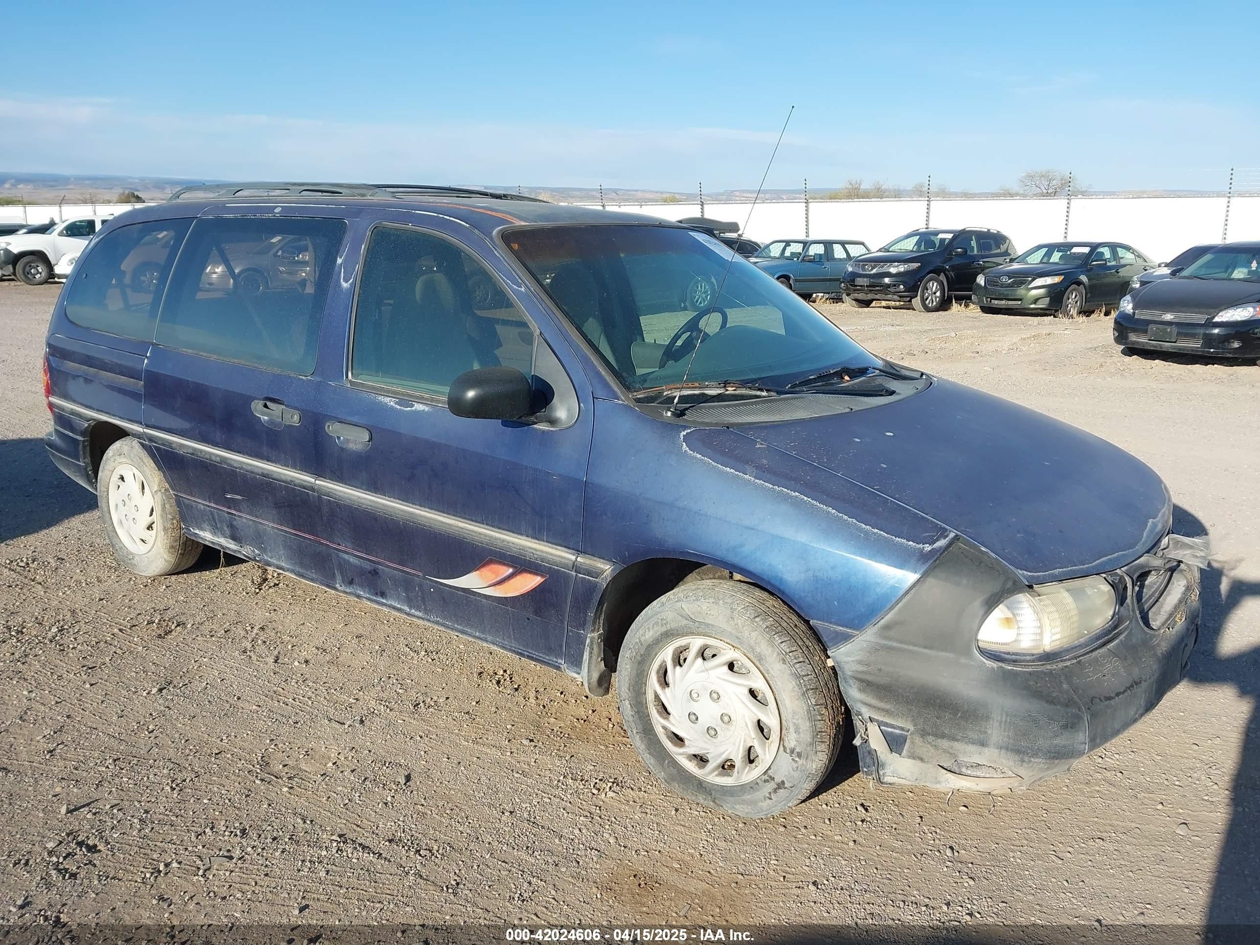 1995 Ford Windstar GL, VIN 2FMDA5148SBB49573 — Rear end