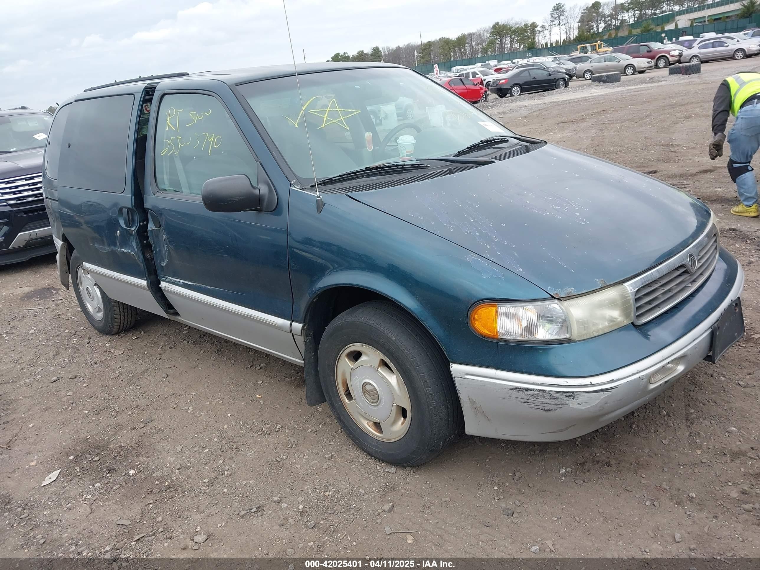 1998 Mercury Villager, VIN 4M2ZV111XWDJ14671 — Side