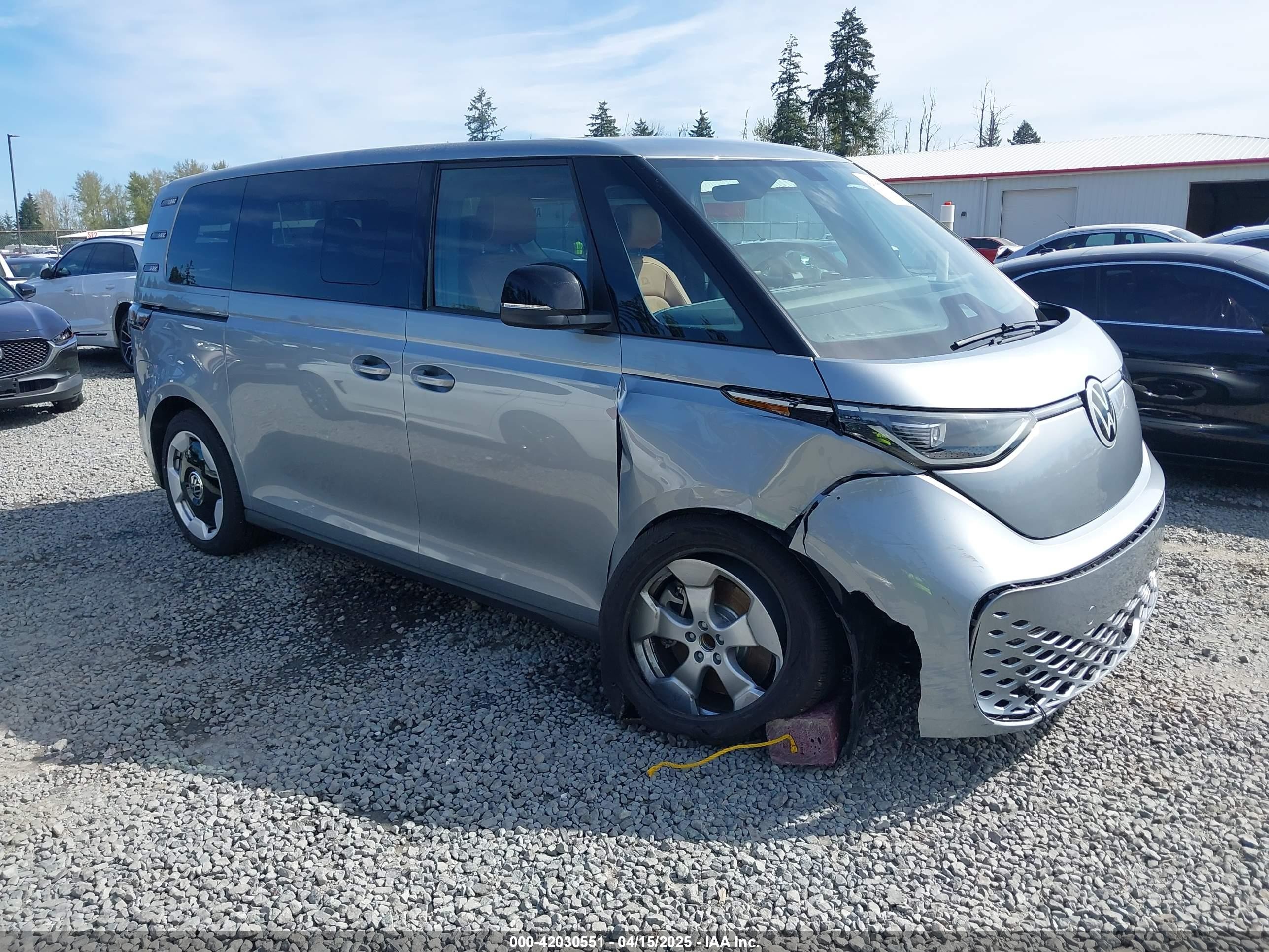 2025 Volkswagen ID.Buzz, VIN WVGAWVEBXSH019214 — Front end