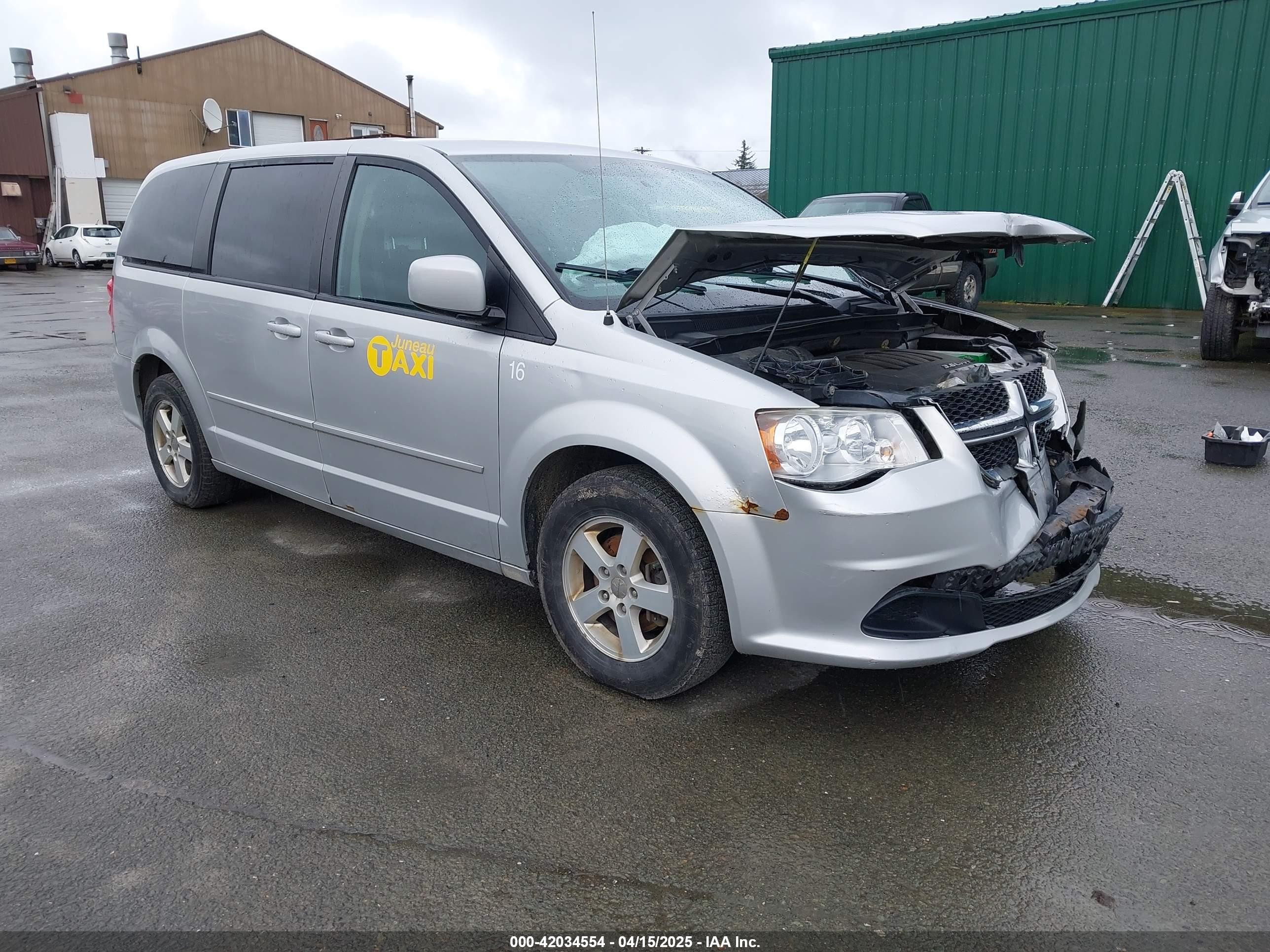2011 Dodge Grand Caravan Mainstreet, VIN 2D4RN3DG8BR753076 — Front end