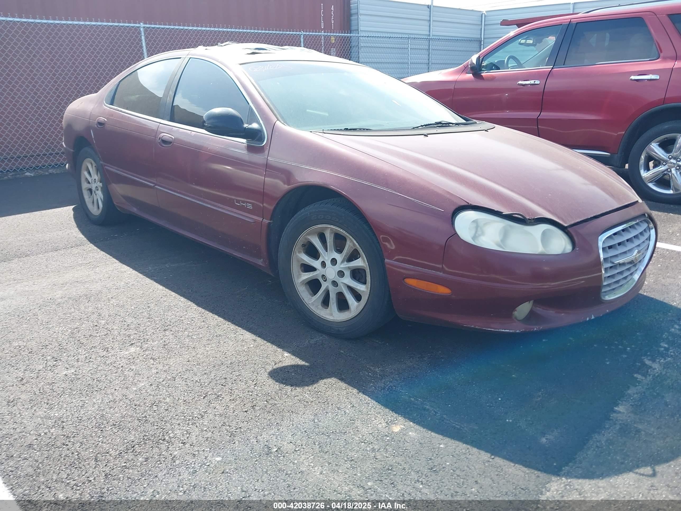 2000 Chrysler LHS, VIN 2C3HC56G1YH413455 — Перед
