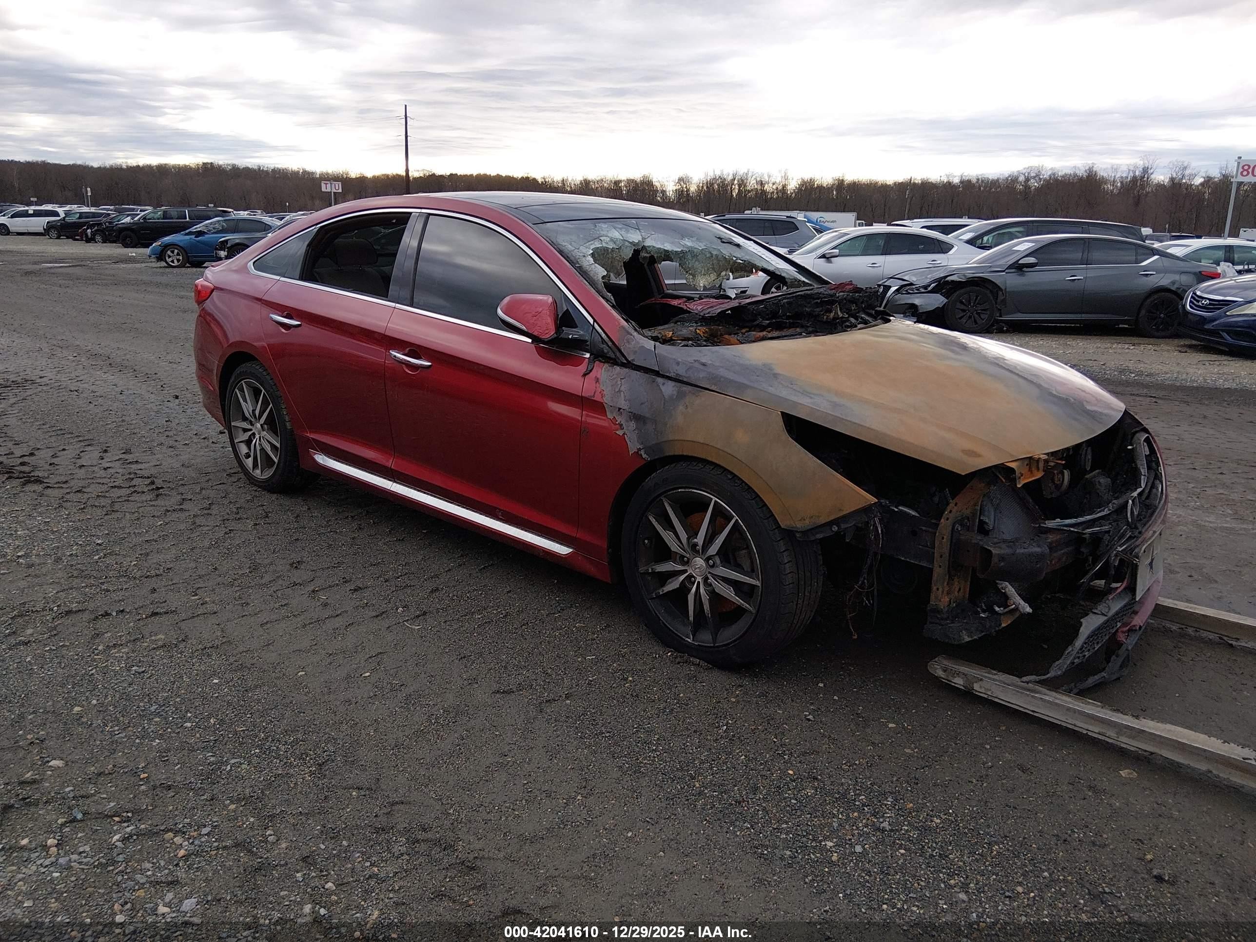 2015 Hyundai Sonata Limited, VIN 5NPE34ABXFH081444 — Пожар в салоне
