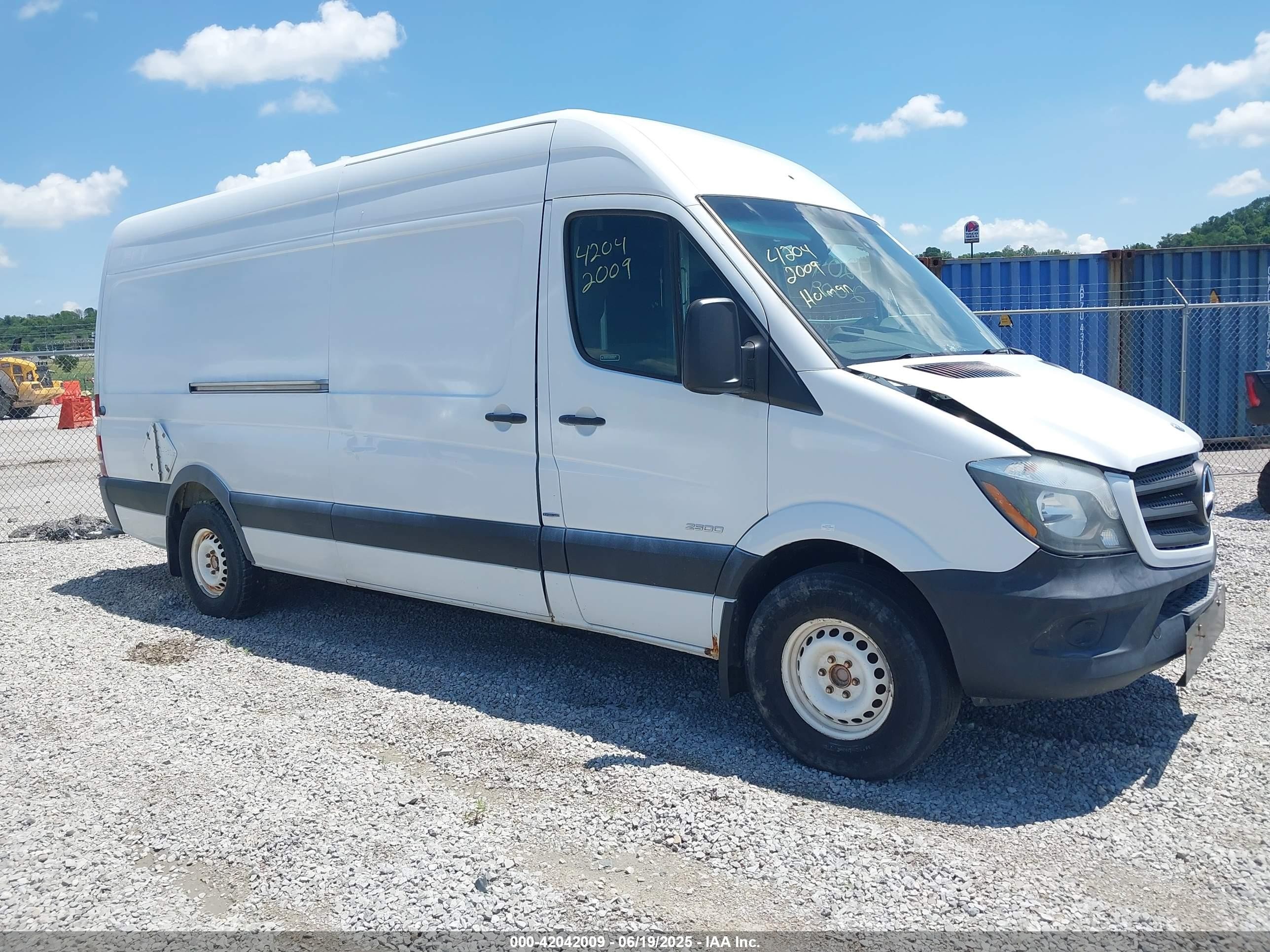 2014 Mercedes-Benz Sprinter, VIN WD3PE8DE6E5894594 — Front end