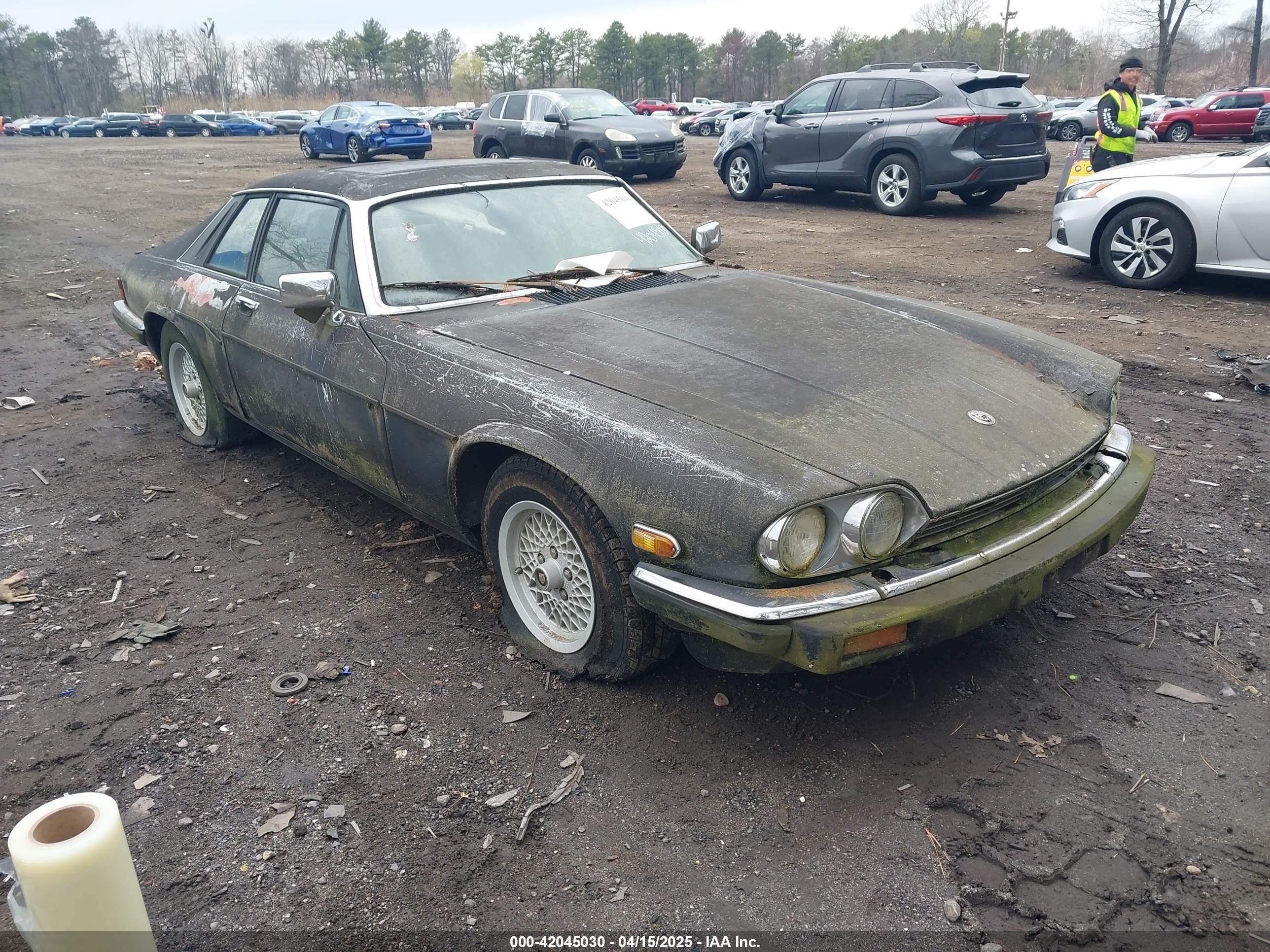 1989 Jaguar XJS, VIN SAJNY584XKC163129 — Normal wear